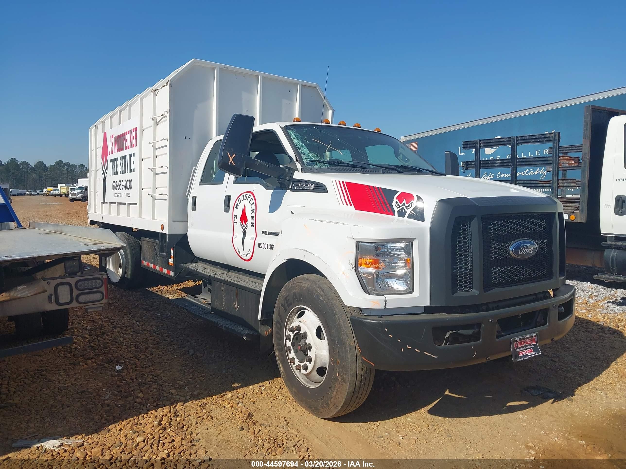 2022 Ford F-650 VIN 1FDNW6DE5NDF01930 — IAAI salvage auction photo