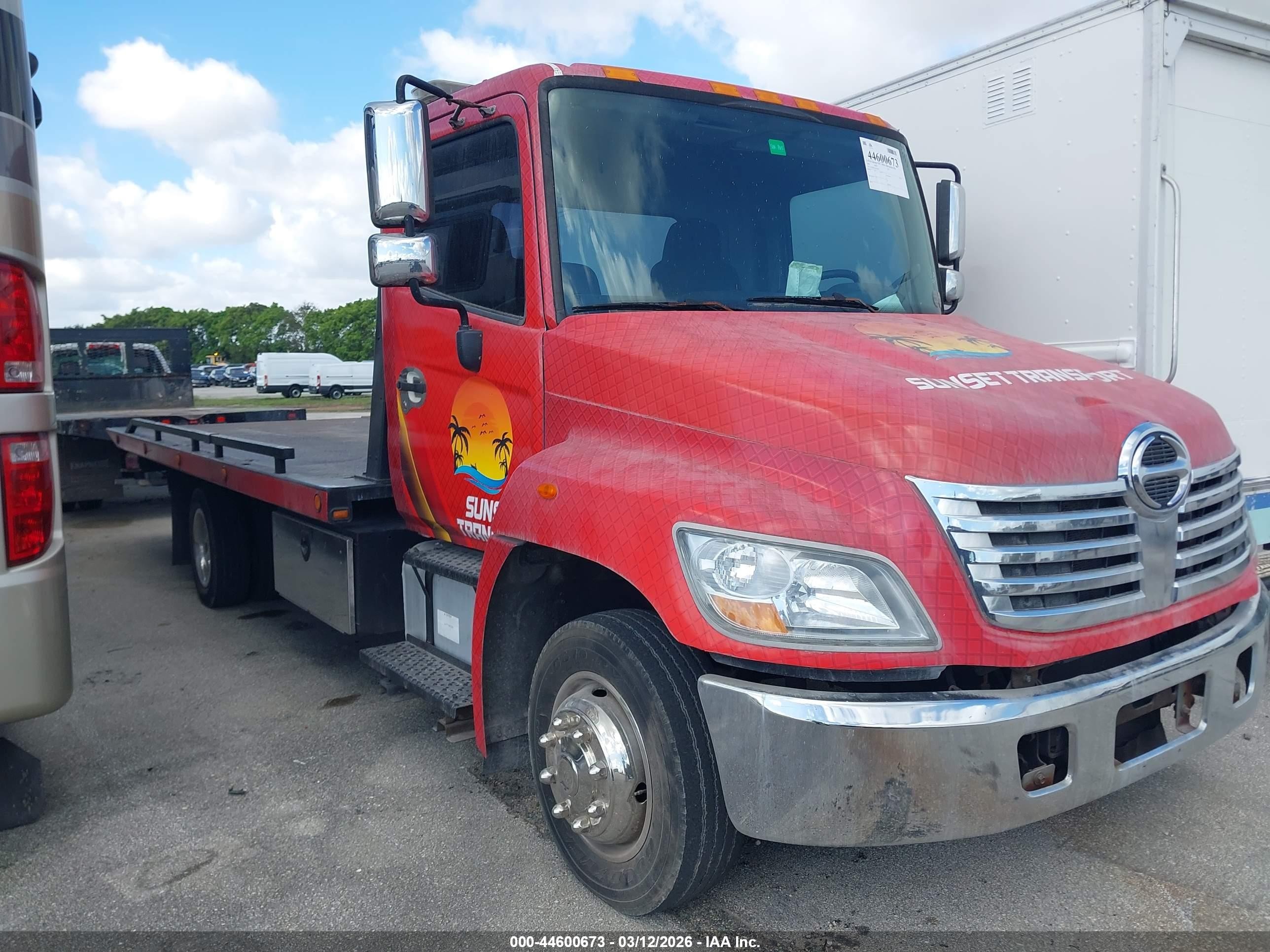 2009 Hino 258 VIN 5PVND8JLX92S50056 IAAI salvage auction — Normal Wear, Clear (Florida), sold $30,000 on 2026-04-21 (photo 1)