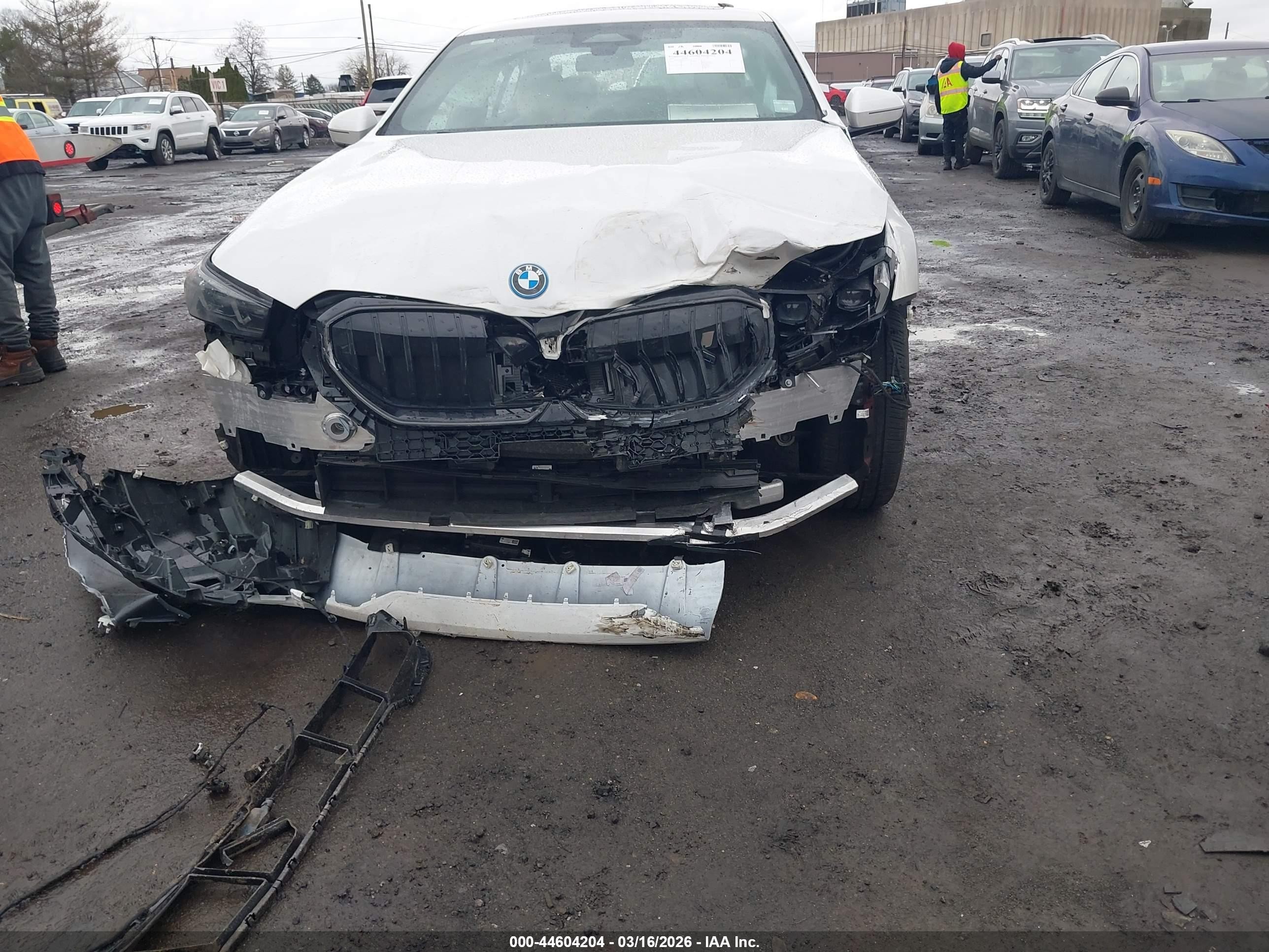 2026 BMW I5 VIN WBY33HG06TCW28364 IAAI salvage auction — Front End, Salvage (New Jersey), sold $23,100 on 2026-08-06 (photo 6)