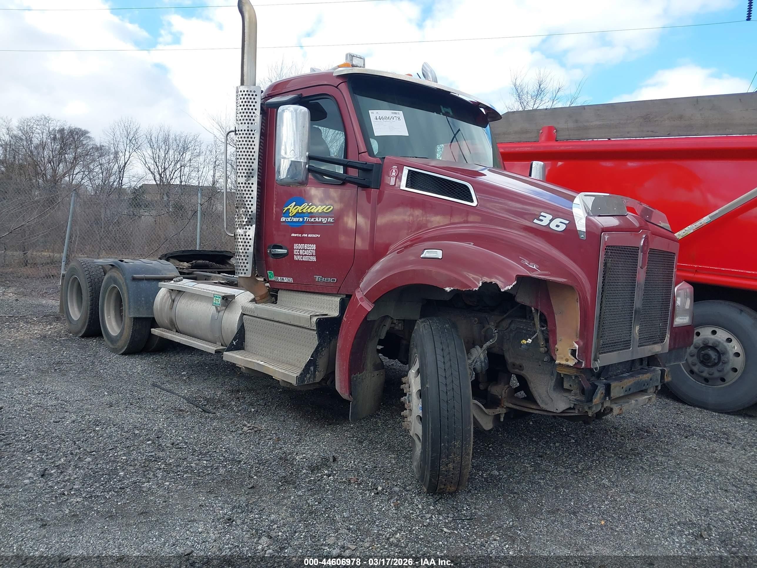2020 Kenworth T880 VIN 1XKZDP9X6LJ418568 — IAAI salvage auction photo