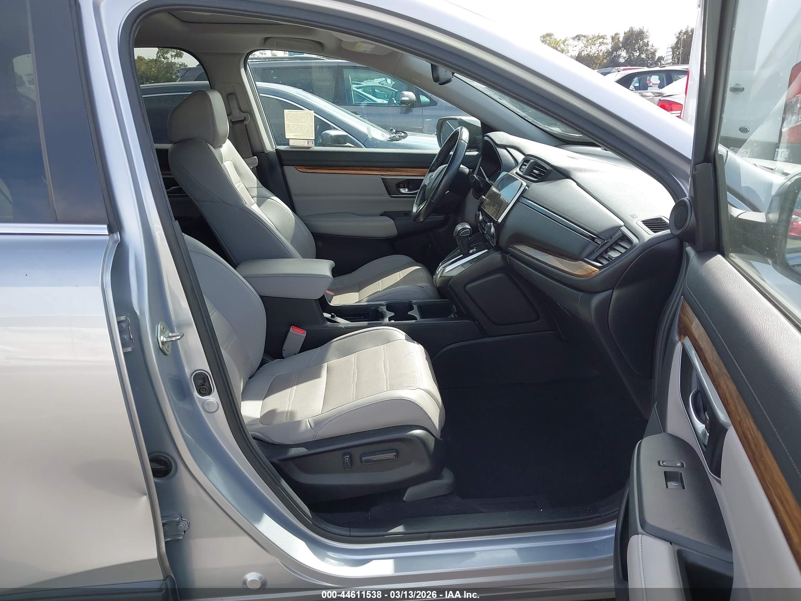 2019 Honda CR-V VIN 5J6RW1H80KA035599 IAAI salvage auction — Theft, Salvage (California), sold $5,950 on 2026-07-09 (photo 5)