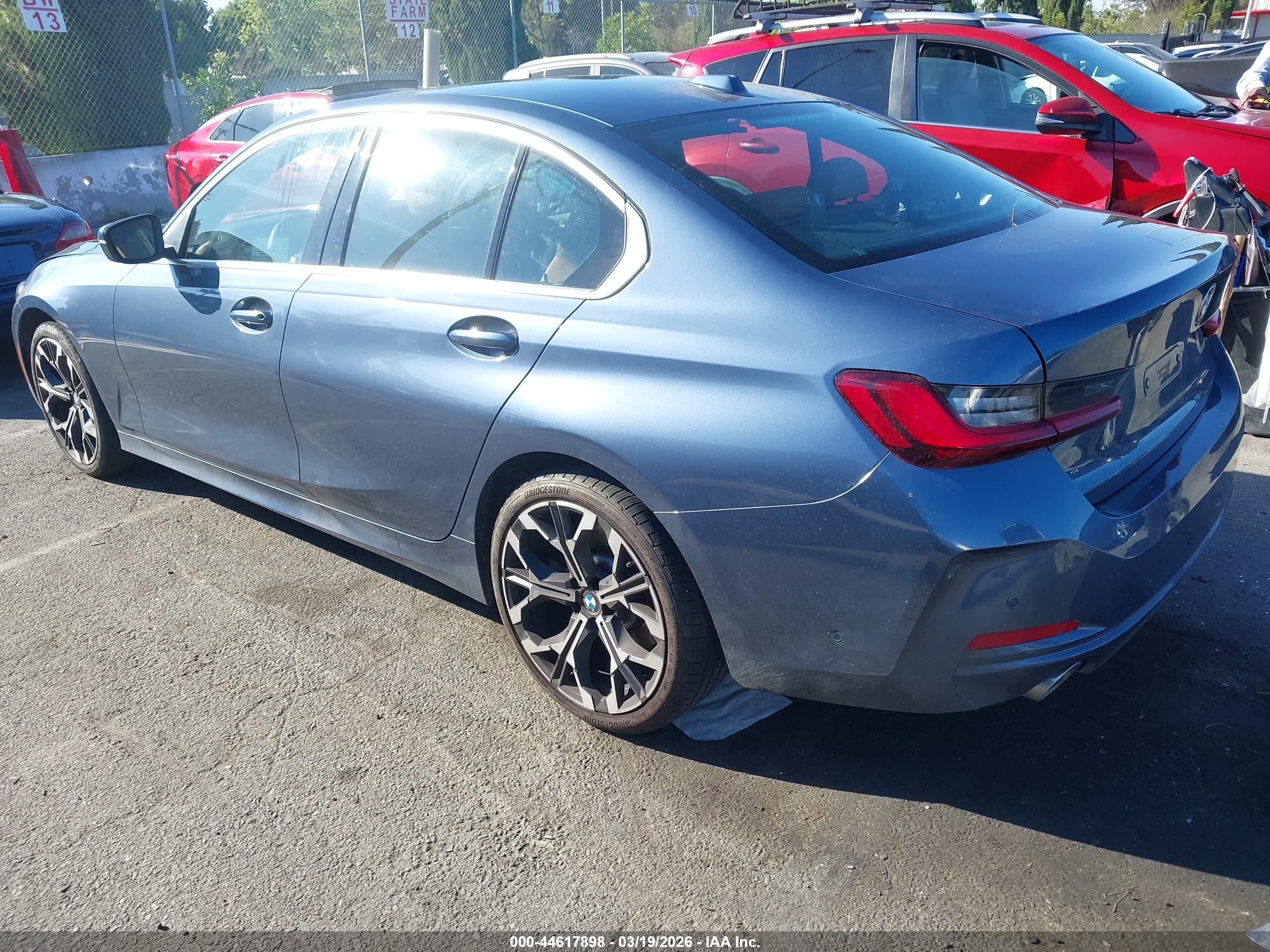 2025 BMW 3er VIN 3MW69CW0XS8F61496 IAAI salvage auction — Theft, Clear - Dealer Only (California), sold $19,450 on 2026-08-17 (photo 3)