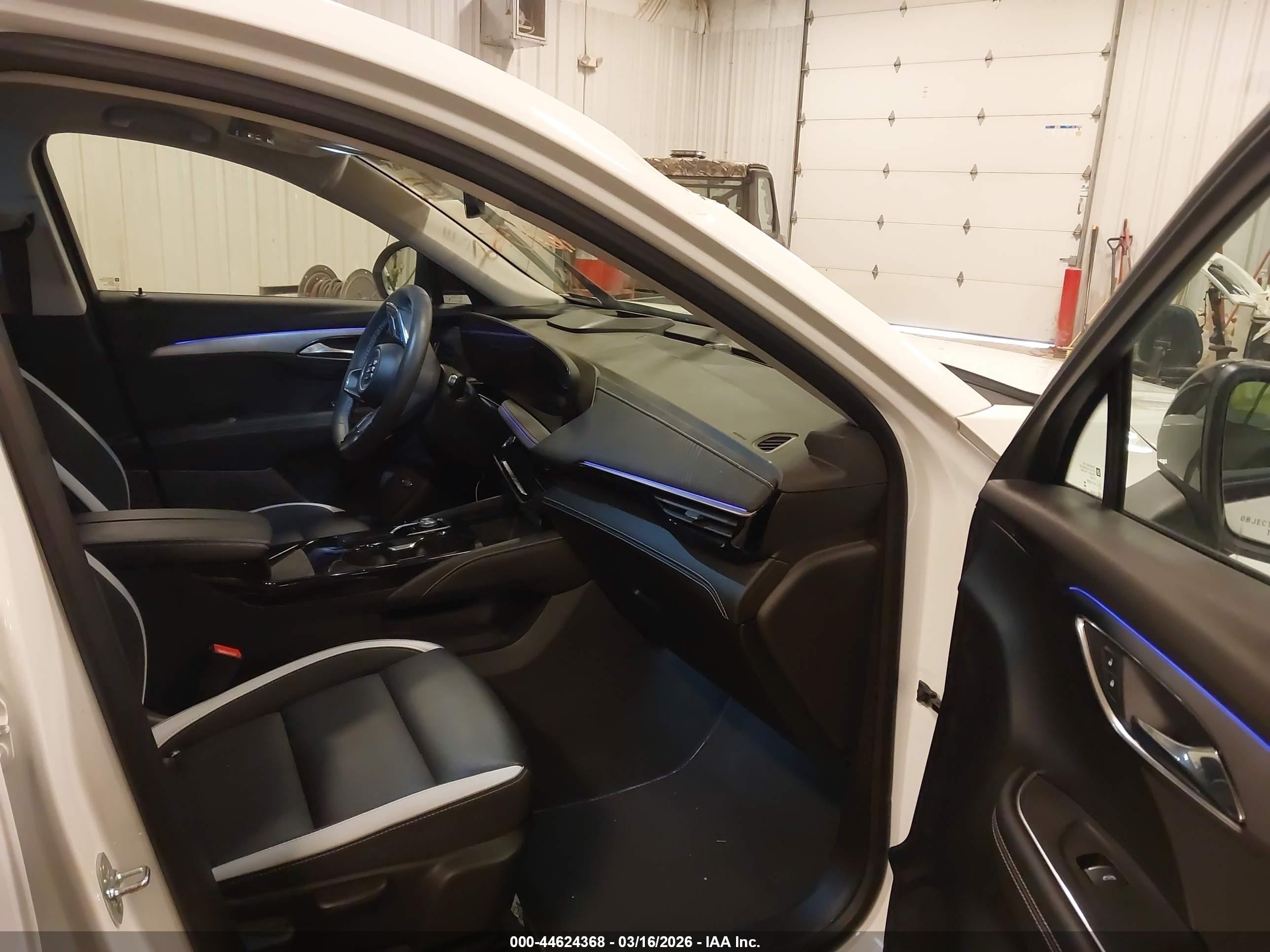 2025 Buick Envision VIN LRBFZLE40SD060643 IAAI salvage auction — Storm Damage, Clear (Michigan), sold $12,850 on 2026-06-16 (photo 5)