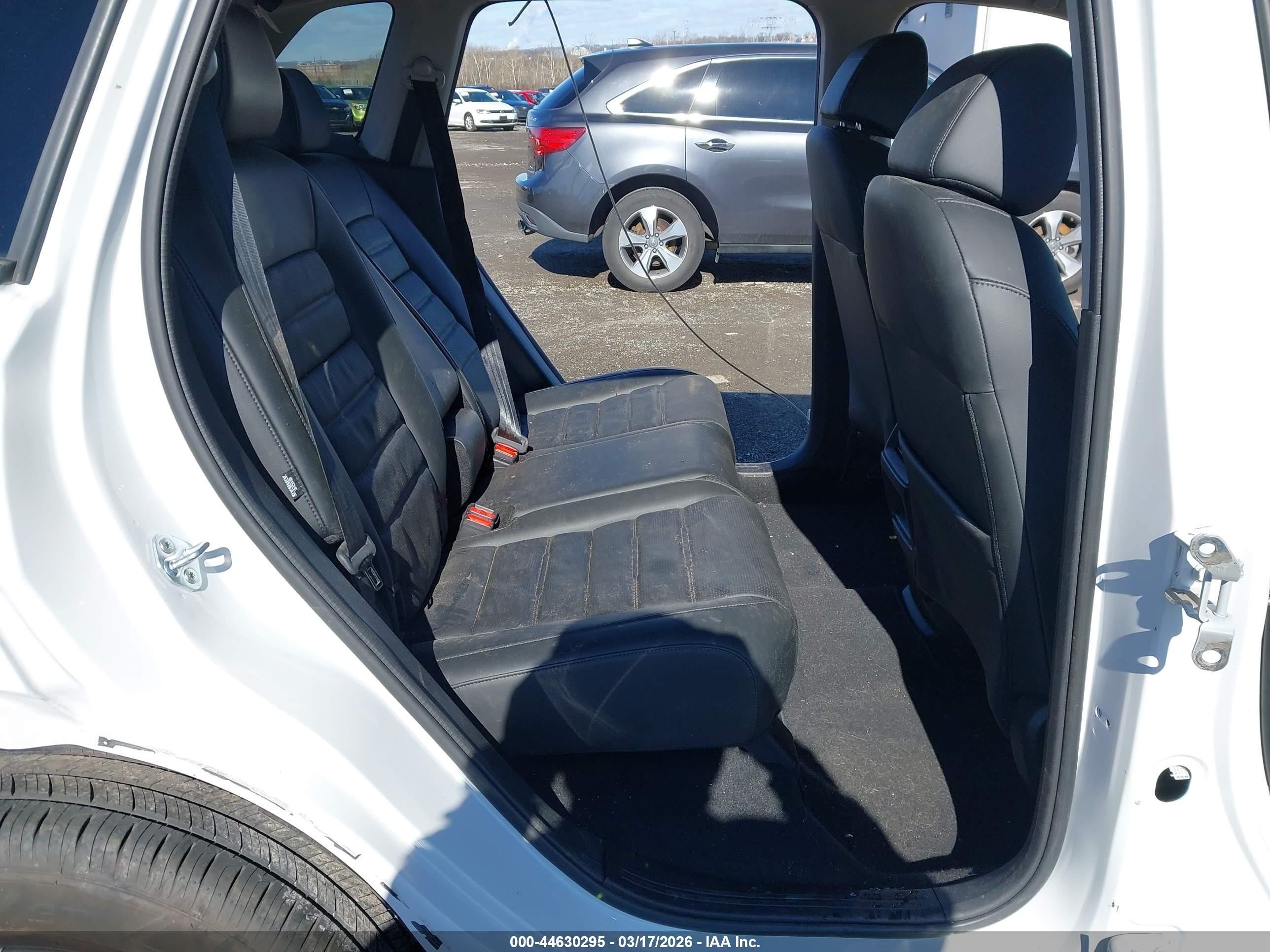 2025 Honda CR-V VIN 2HKRS4H7XSH401880 IAAI salvage auction — Stripped, Salvage (Pennsylvania), sold $3,350 on 2026-07-12 (photo 8)