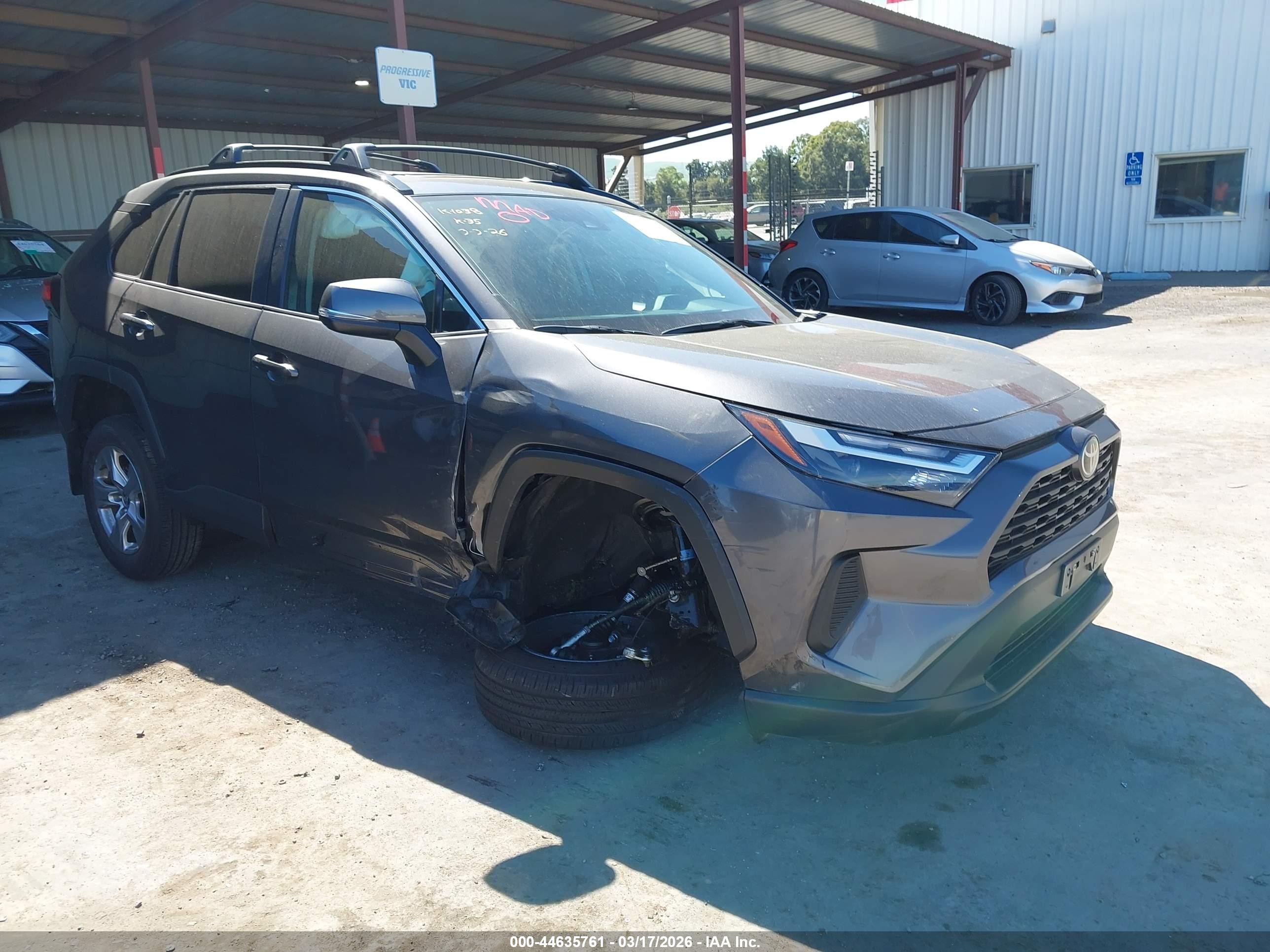 2025 Toyota RAV4 VIN 2T3P1RFV2SC540338 — IAAI salvage auction photo