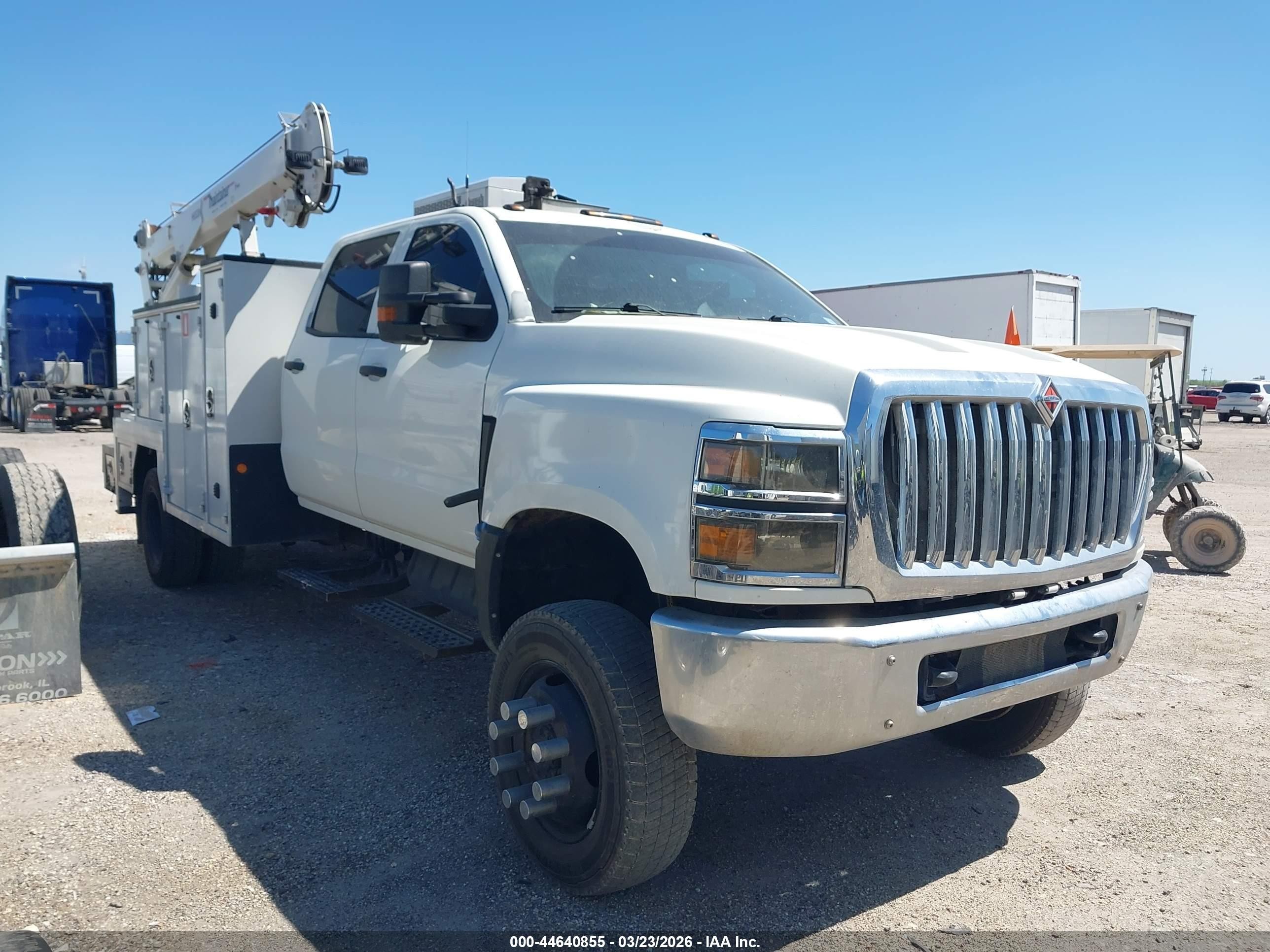 2019 International CV-Series VIN 1HTKTSWK4KH082472 — IAAI salvage auction photo