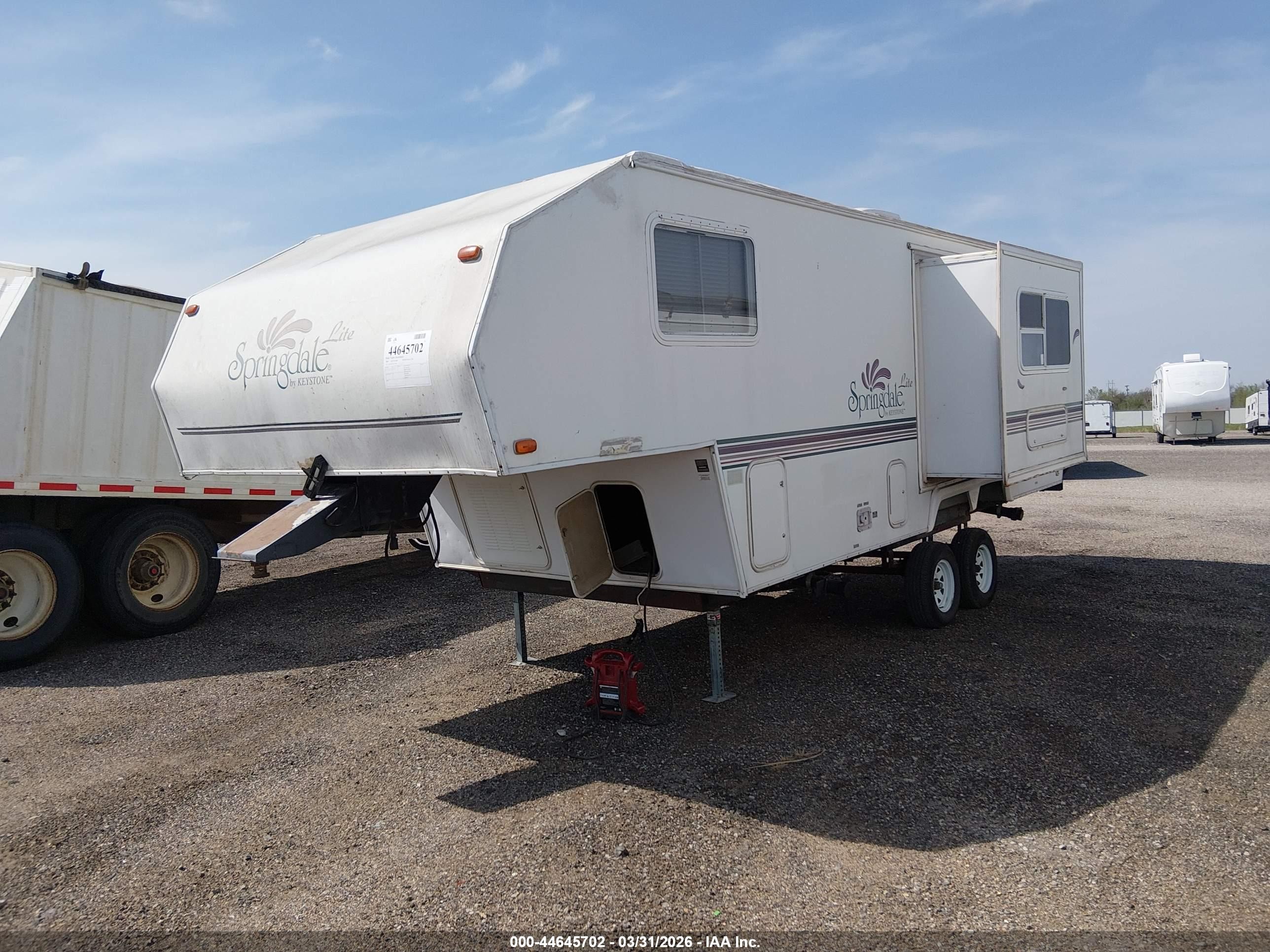 2000 Keystone Springdale VIN 4YDF24027Y3012609 IAAI salvage auction — Hail, Salvage (Kansas), sold $500 on 2026-09-11 (photo 2)