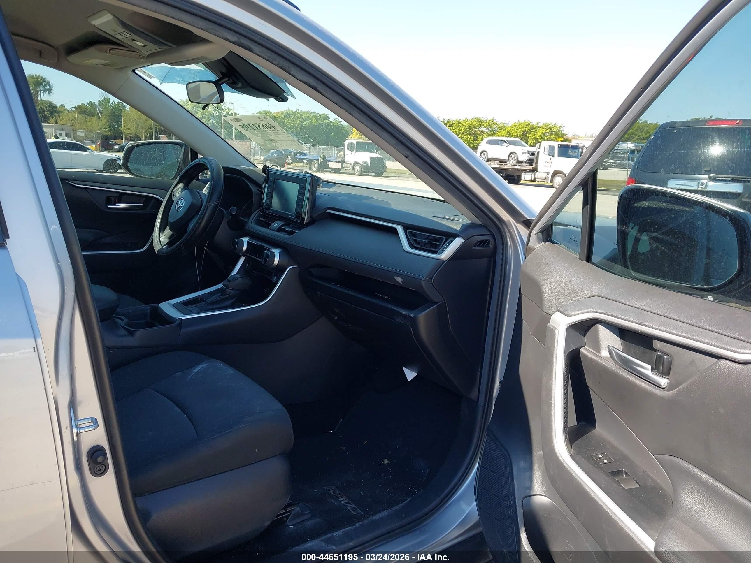 2021 Toyota RAV4 VIN 2T3W1RFV1MC107222 IAAI salvage auction — Front End, Rebuildable (Florida), sold $8,300 on 2026-07-10 (photo 5)
