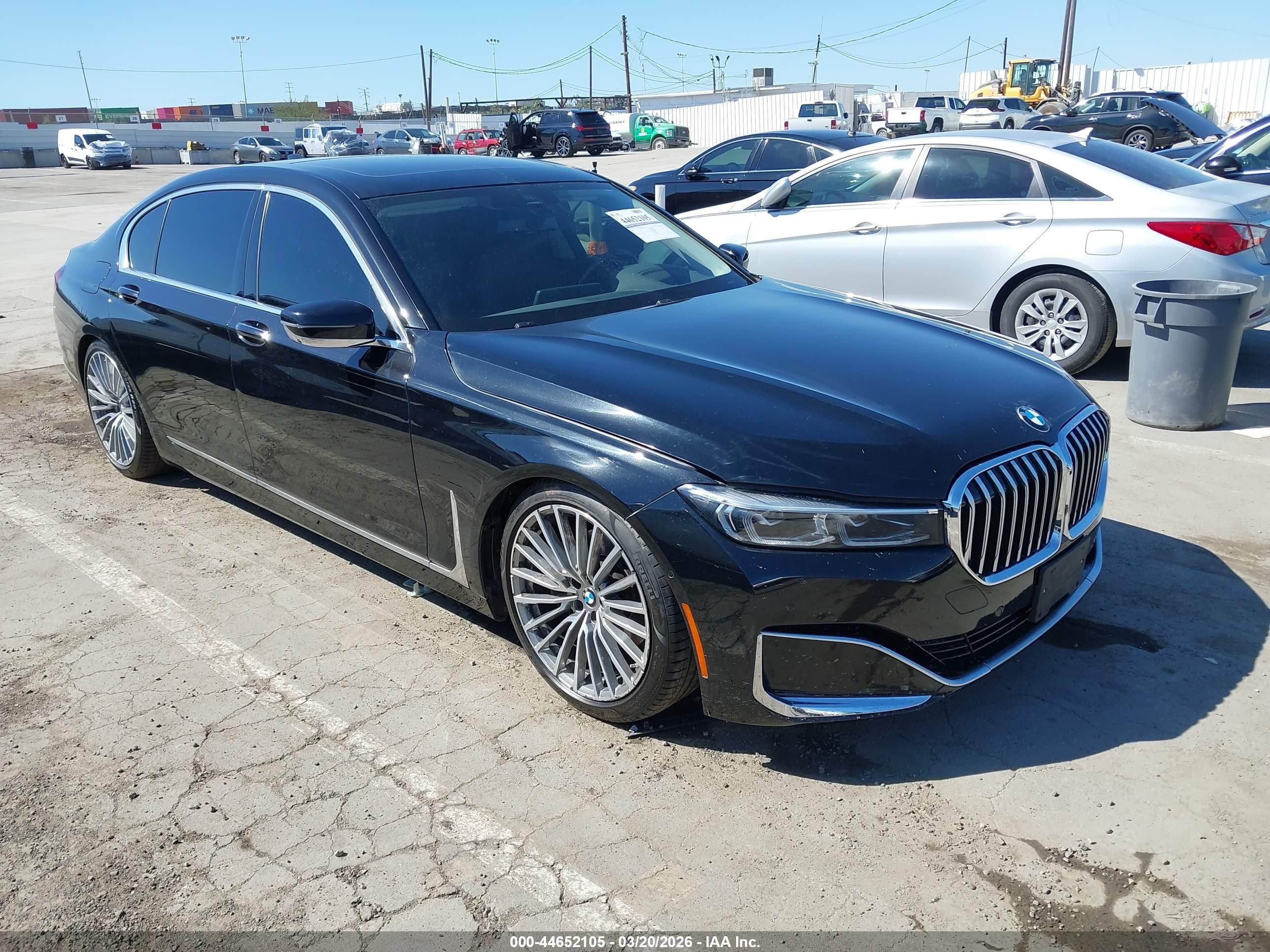 2021 BMW 7 Series VIN WBA7T2C07MCG11001 — IAAI salvage auction photo