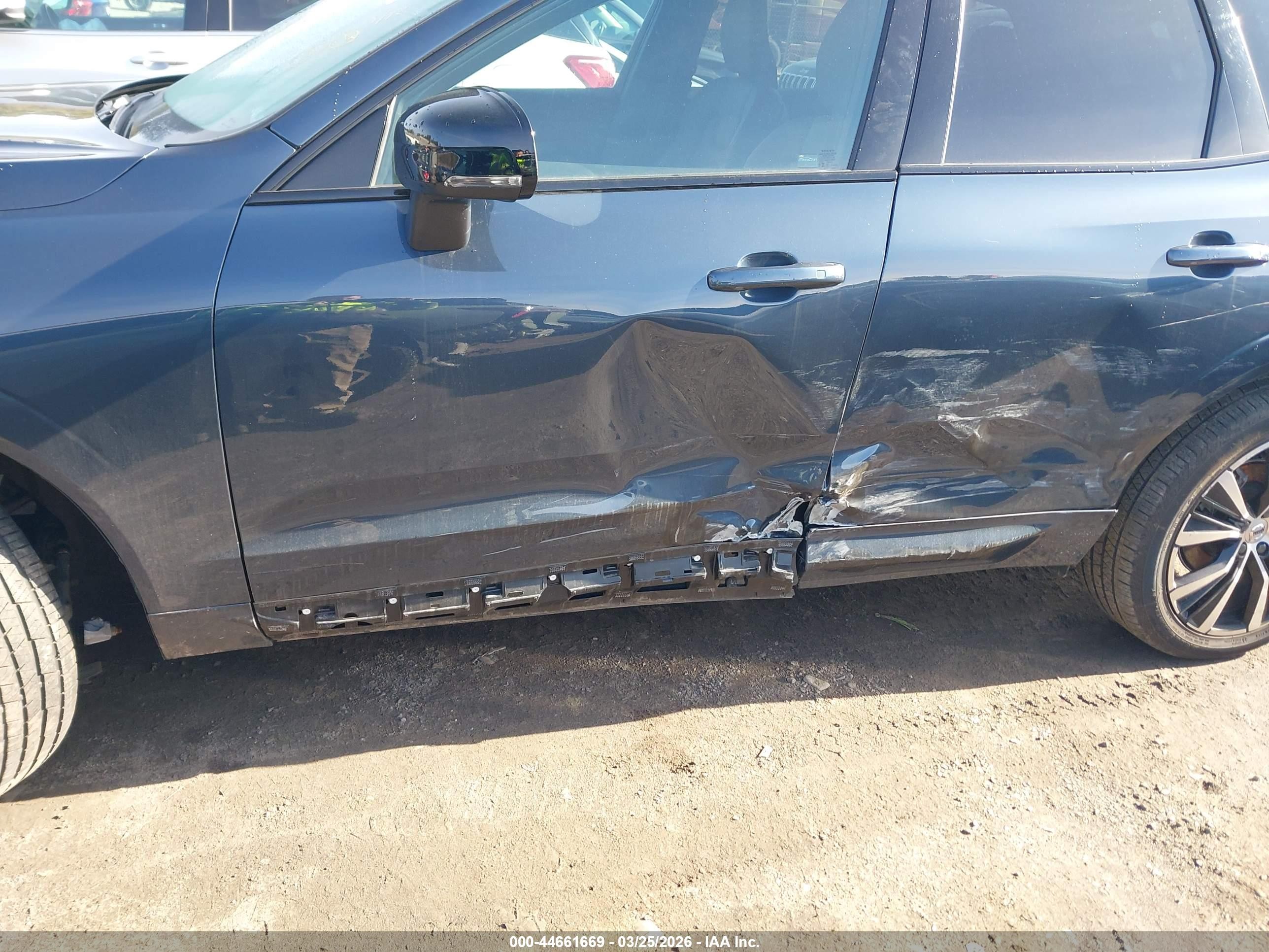 2024 Volvo XC60 VIN YV4L12RL7R1855771 IAAI salvage auction — Side, Salvage (Massachusetts), sold $12,500 on 2026-09-12 (photo 6)