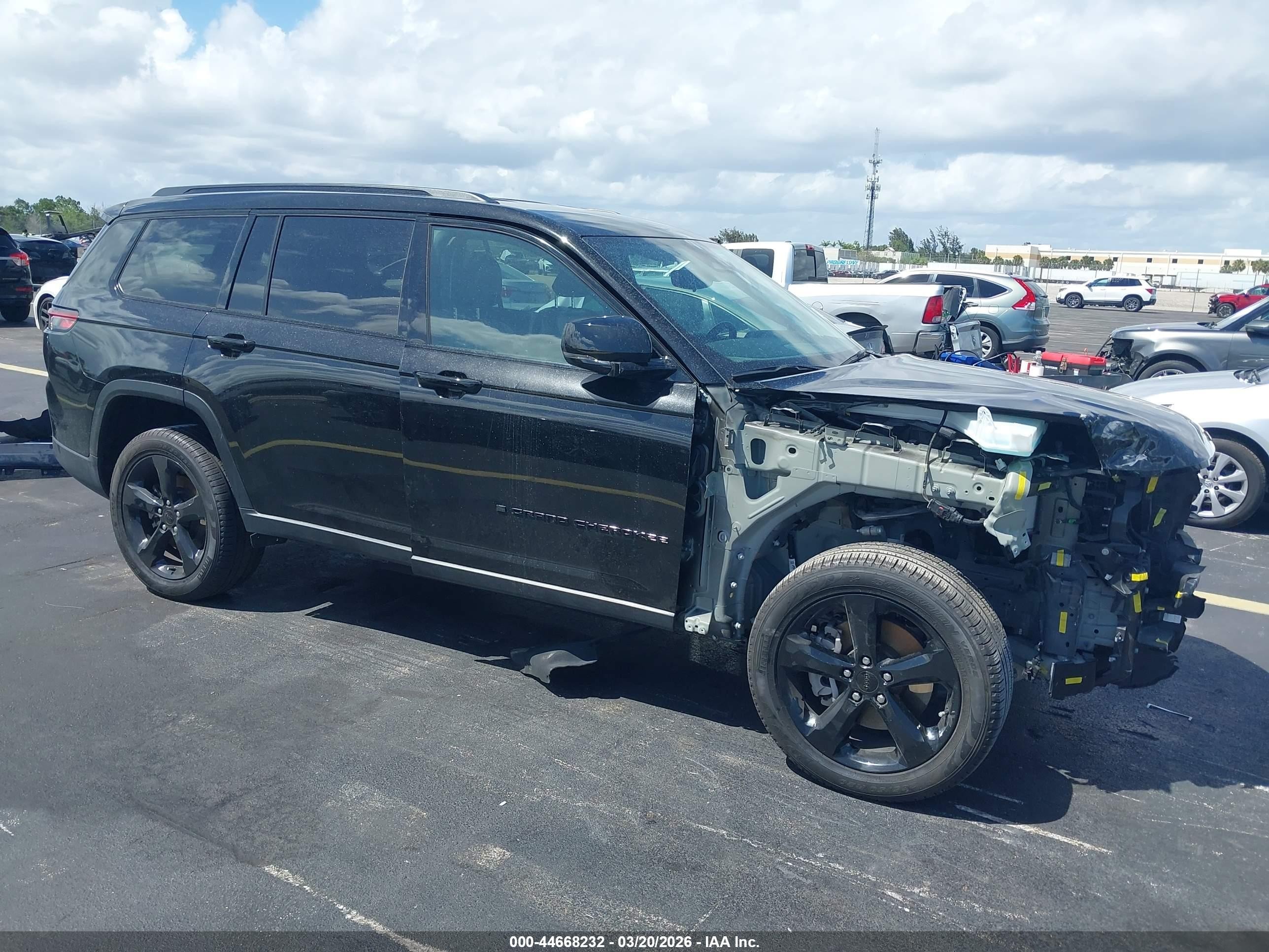2024 Jeep Grand Cherokee L VIN 1C4RJJBG2R8940688 — IAAI salvage auction photo