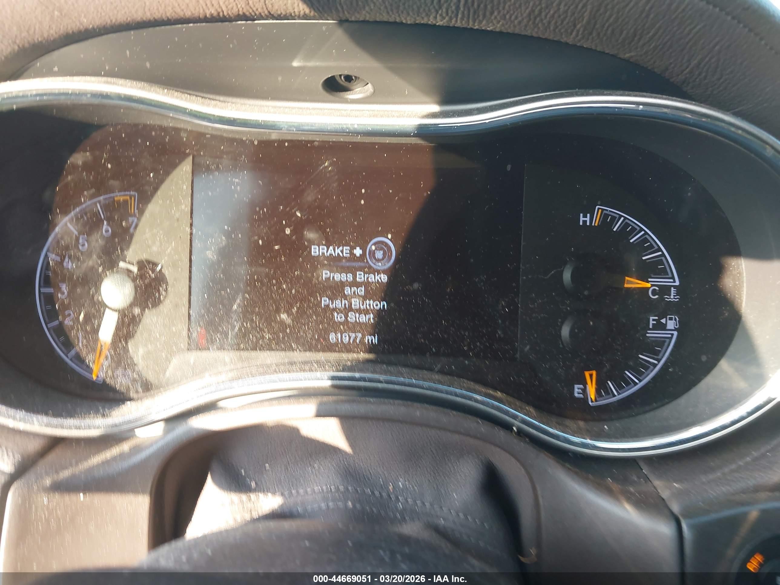 2019 Jeep Grand Cherokee VIN 1C4RJFCG3KC589823 IAAI salvage auction — Side, Wait Title, sold $8,300 on 2026-09-20 (photo 7)