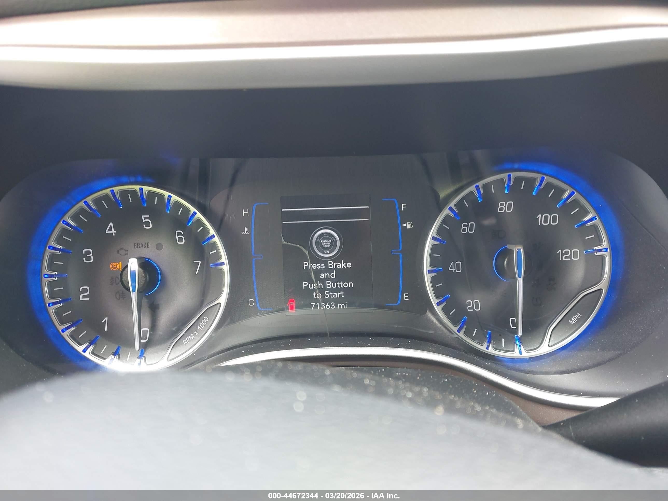 2019 Chrysler Pacifica VIN 2C4RC1BG9KR548263 IAAI salvage auction — Water/Flood, Salvage (Hawaii), sold $600 on 2026-06-09 (photo 7)