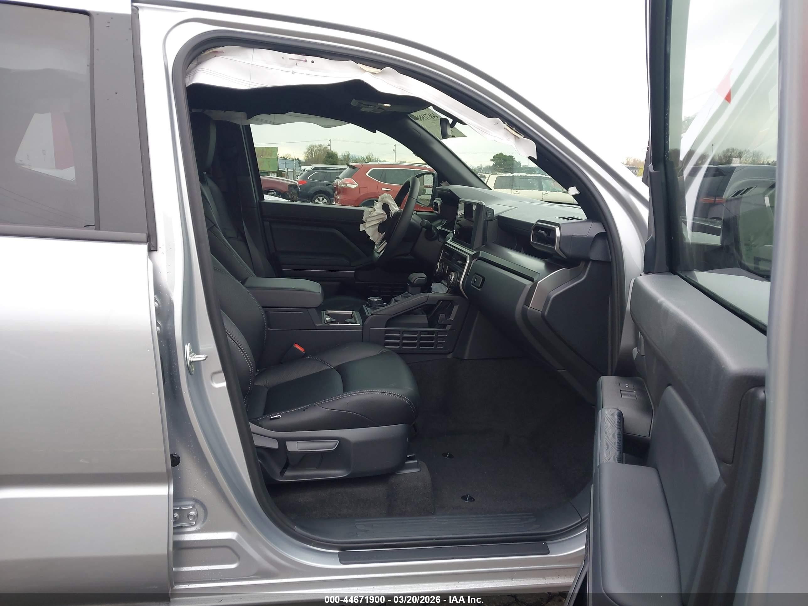 2025 Toyota 4runner VIN JTEVA5BR0S5073513 IAAI salvage auction — Unknown, Salvage (Oregon), sold $25,250 on 2026-09-12 (photo 5)