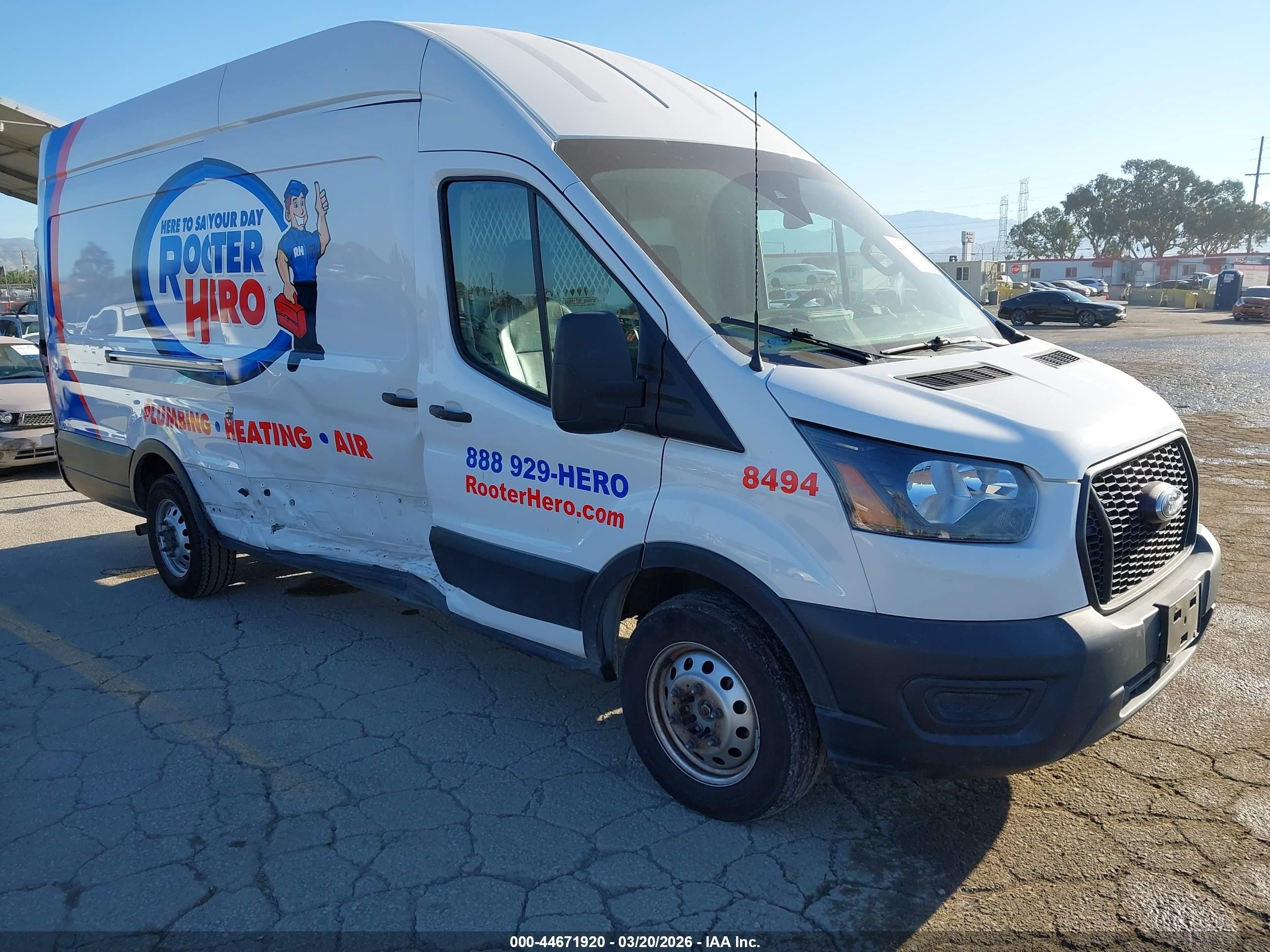 2022 Ford Transit-250 VIN 1FTBR3U8XNKA68494 — IAAI salvage auction photo