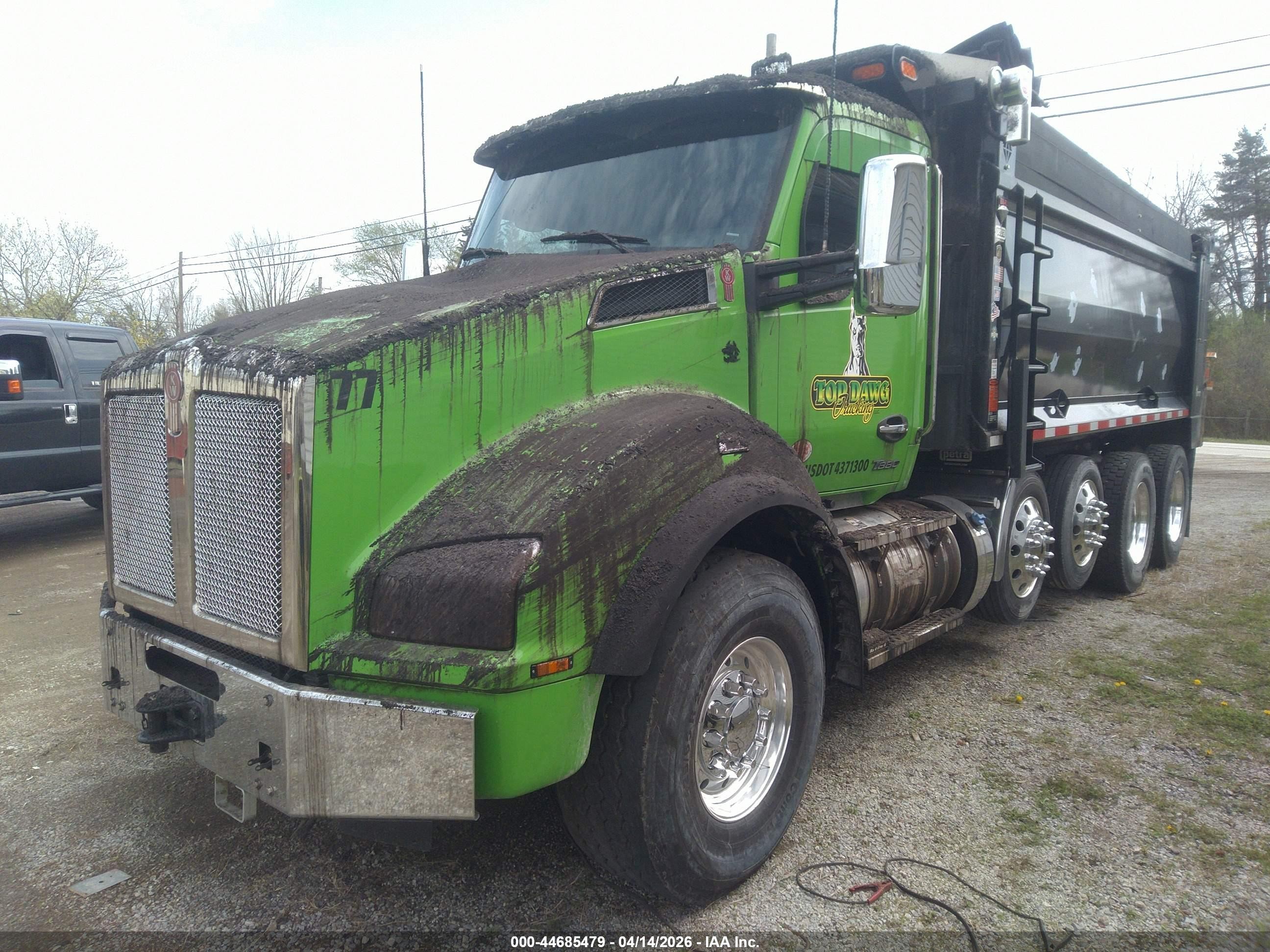 2025 Kenworth T880 VIN 1NKZX4TX8SJ186403 — IAAI salvage auction photo