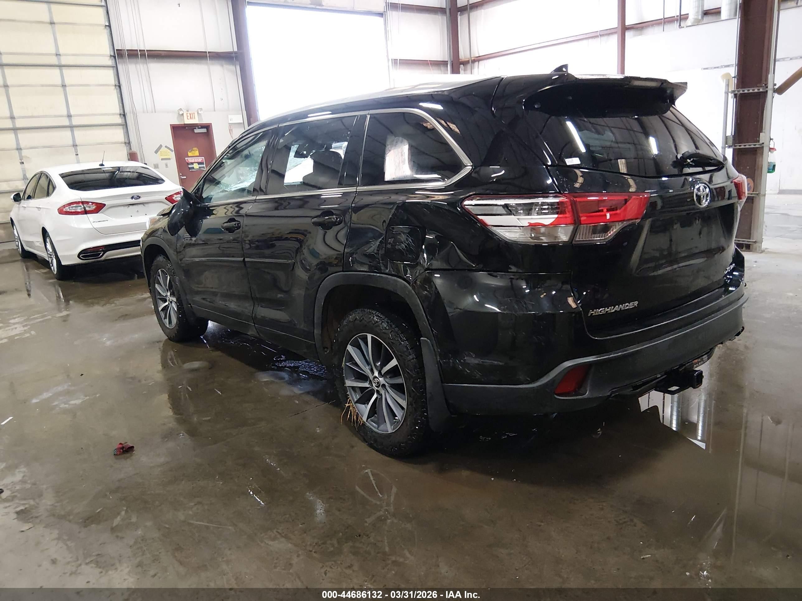 2018 Toyota Highlander VIN 5TDJZRFH3JS541635 IAAI salvage auction — Rollover, Salvage (Idaho), sold $4,000 on 2026-07-10 (photo 3)
