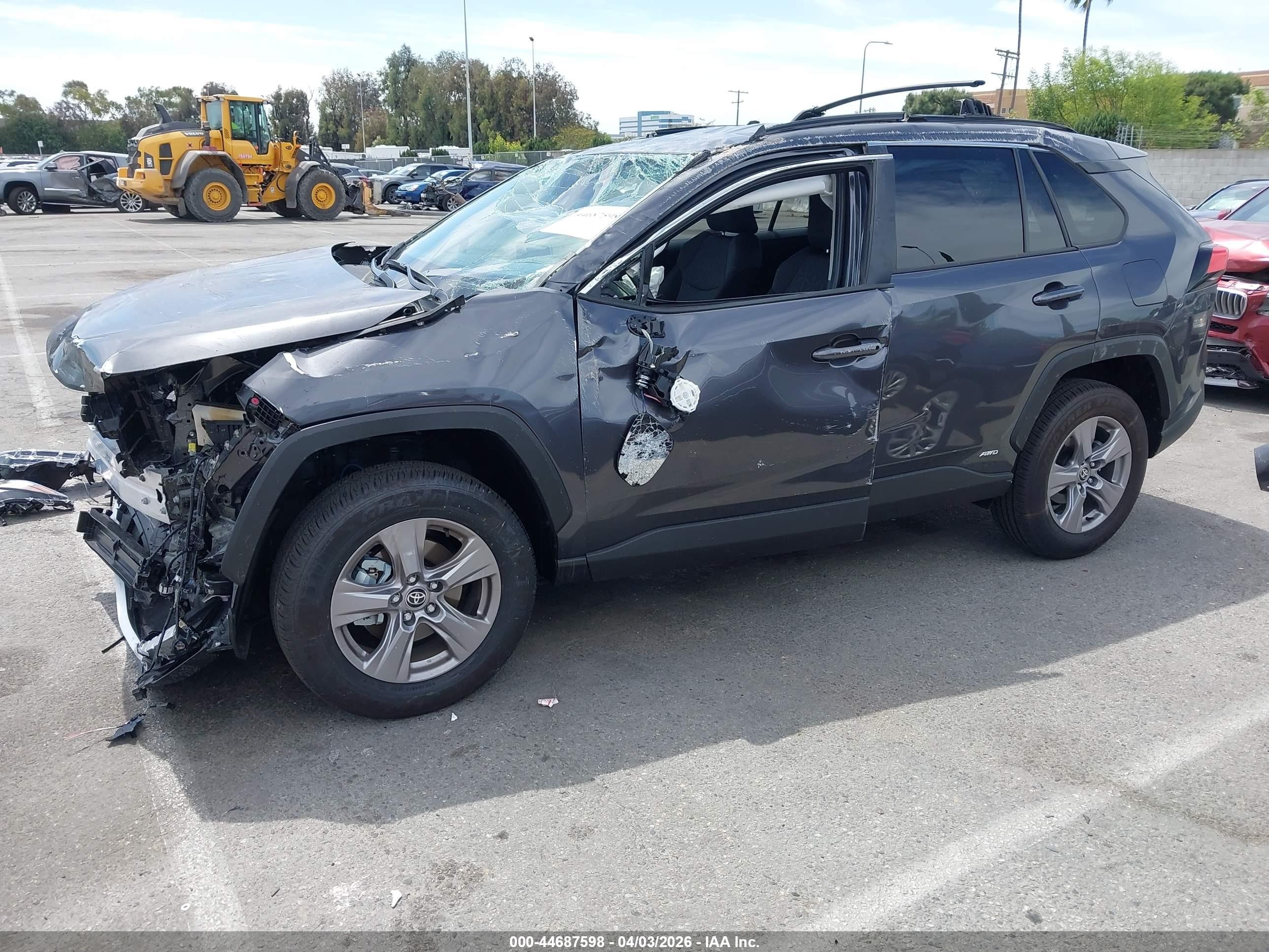 2025 Toyota Rav 4 VIN JTMRWRFV9SJ083535 IAAI salvage auction — Front End, Salvage (California), sold $8,200 on 2026-07-02 (photo 2)