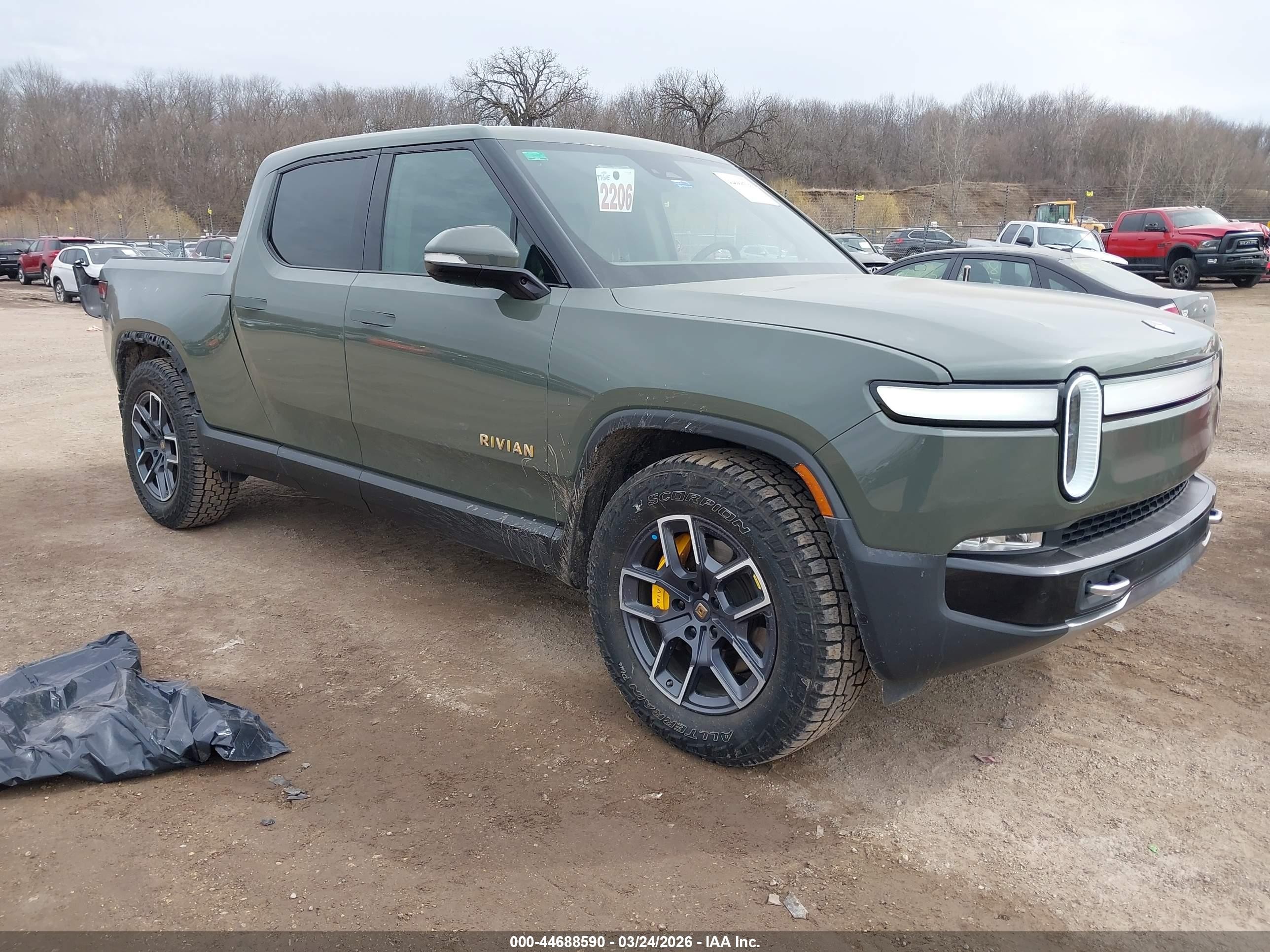 2022 Rivian R1T VIN 7FCTGAAL5NN004914 — IAAI salvage auction photo