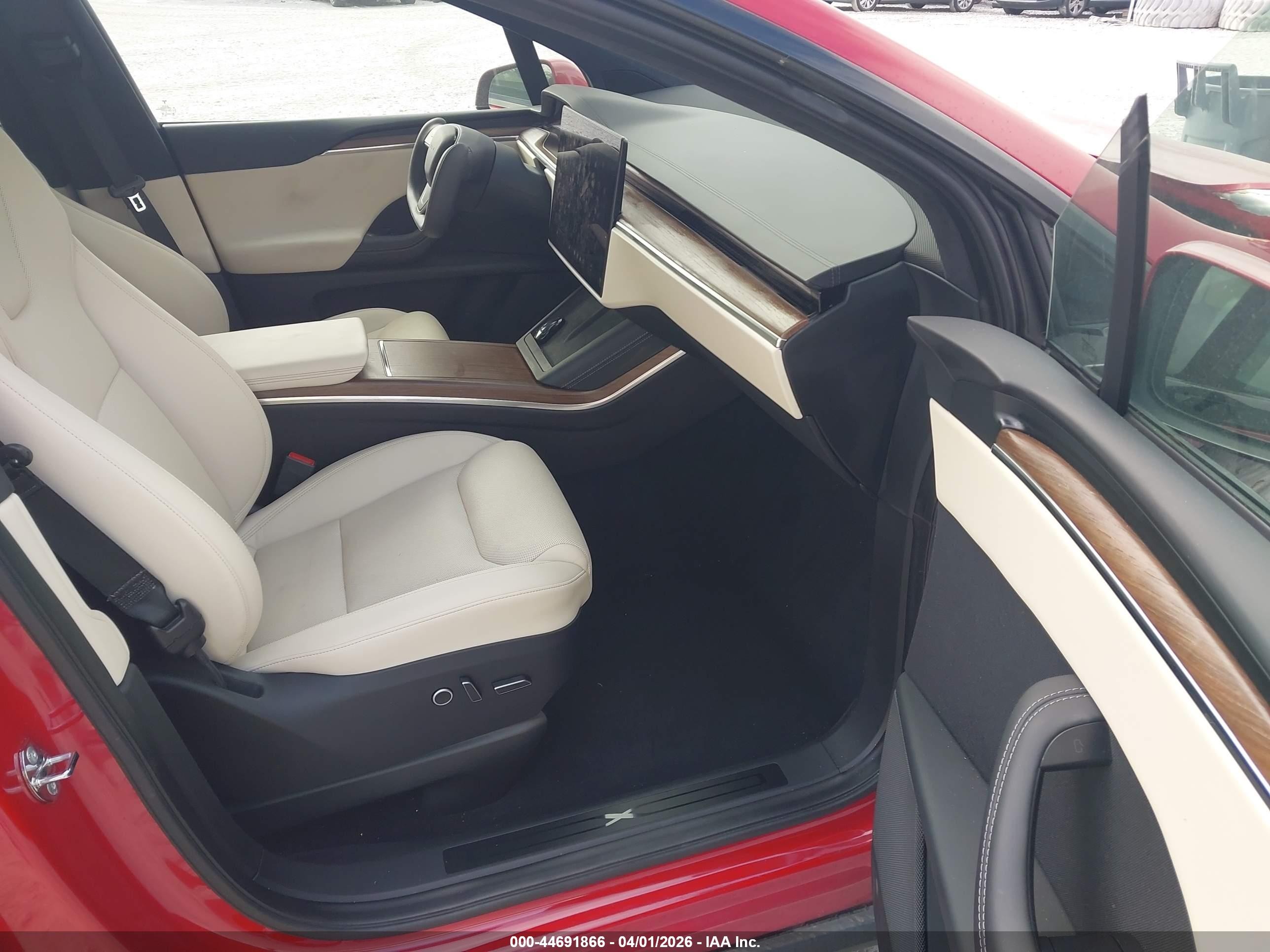 2023 Tesla Model X VIN 7SAXCDE56PF366335 IAAI salvage auction — Front End, Rebuildable (Florida), sold $22,100 on 2026-09-04 (photo 5)