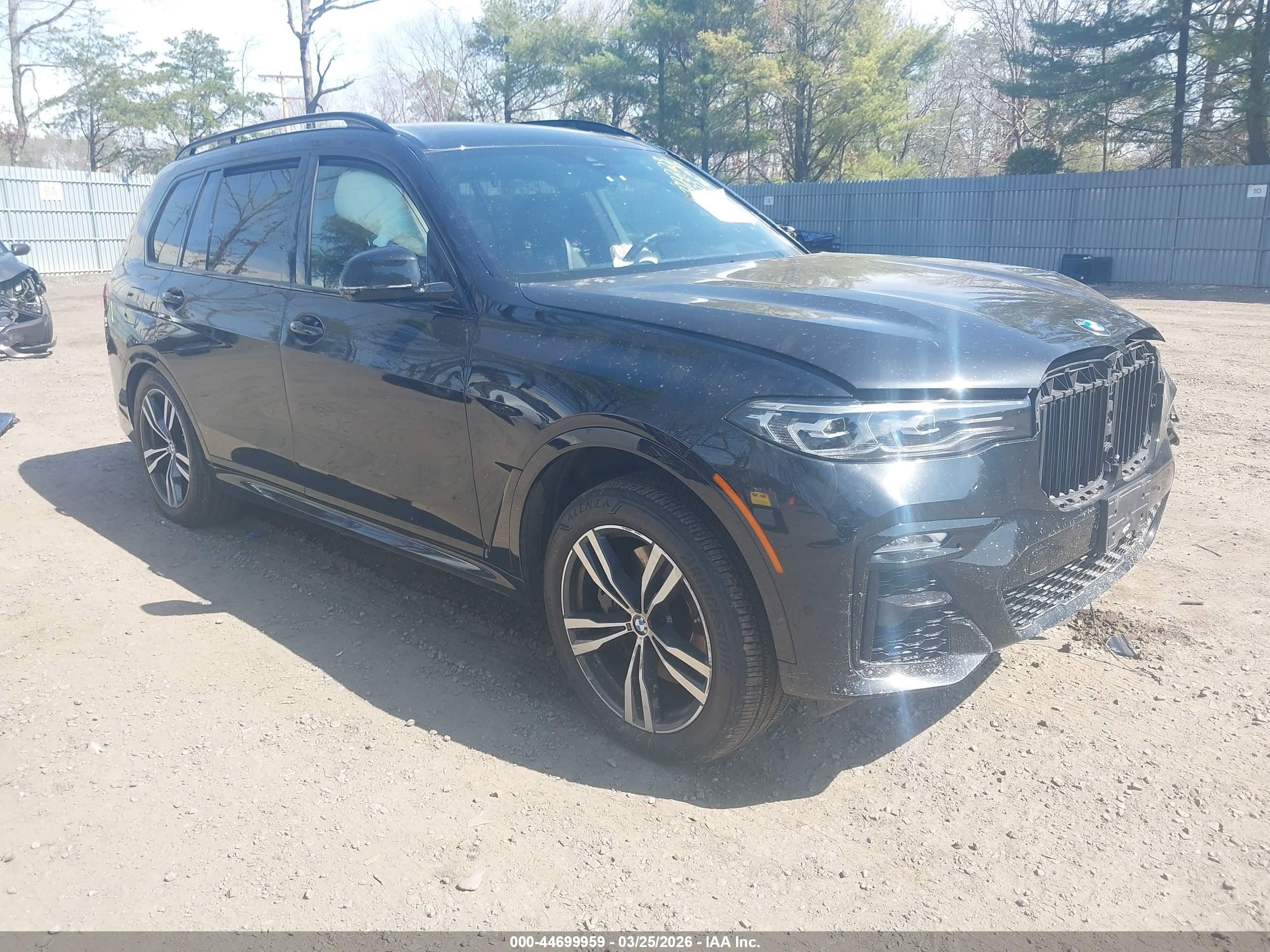 2022 BMW X7 VIN 5UXCW2C02N9K70075 — IAAI salvage auction photo