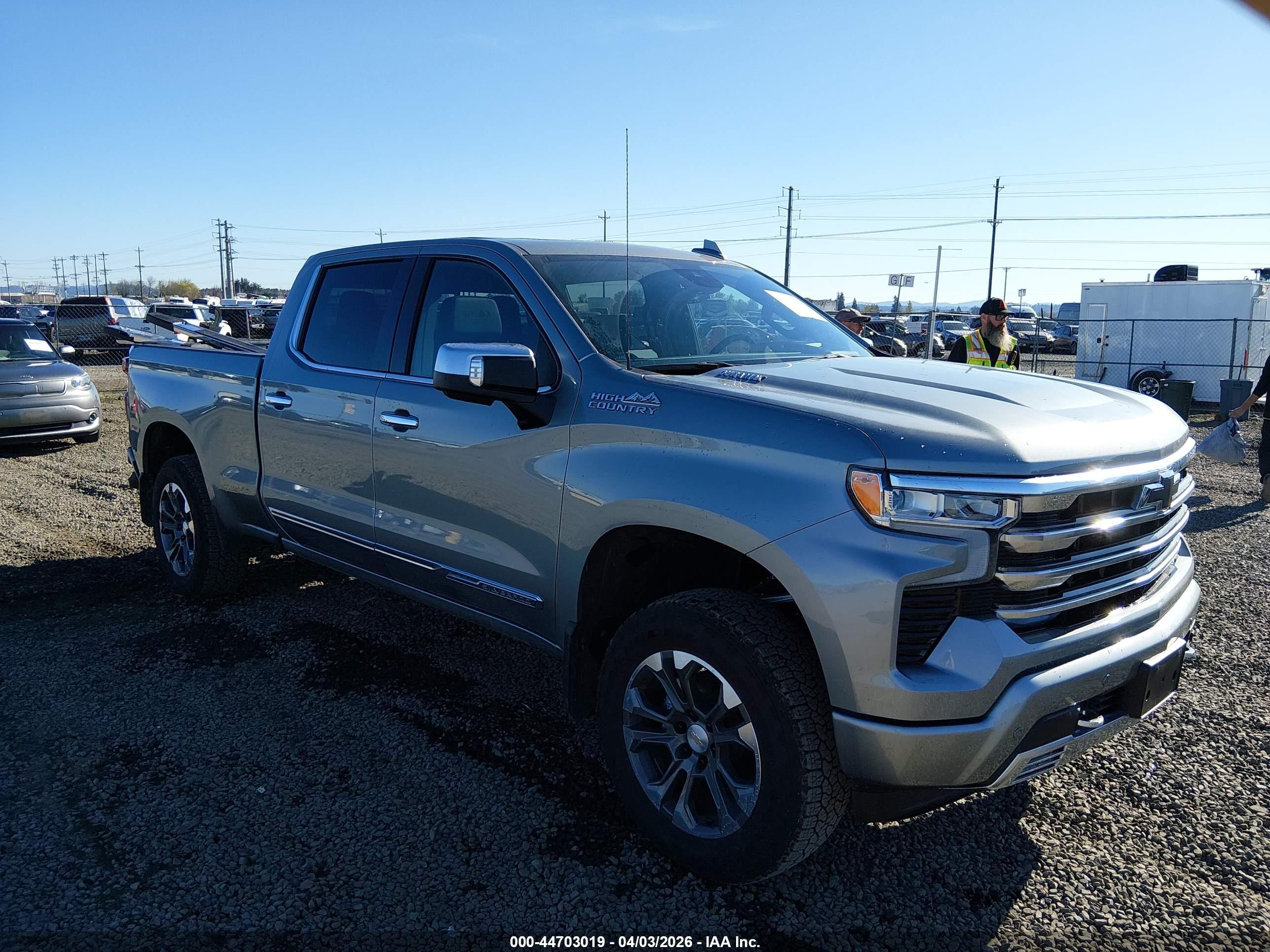 2026 Chevrolet Silverado 1500 VIN 1GCUKJE88TZ165696 — IAAI salvage auction photo