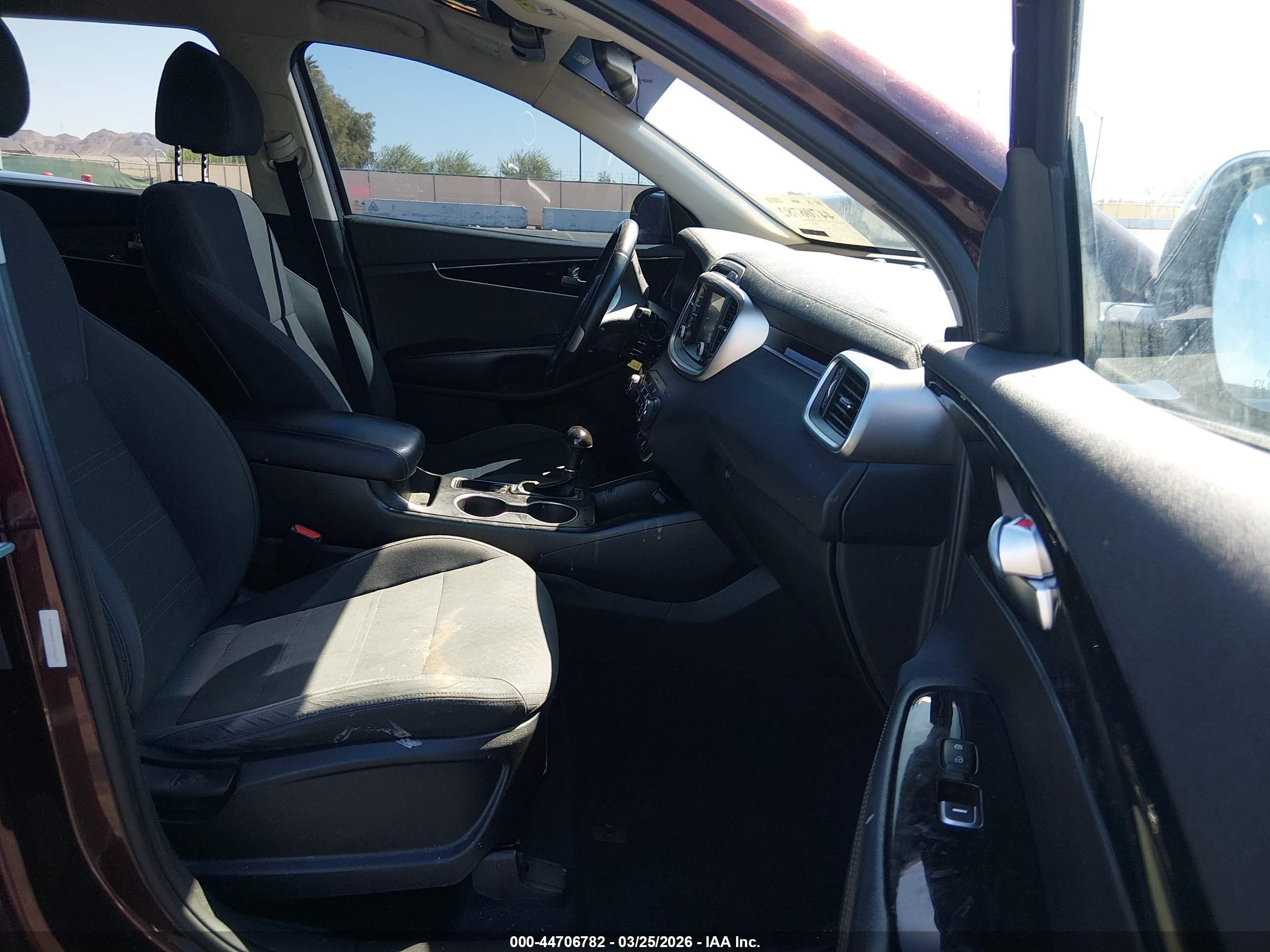 2018 Kia Sorento VIN 5XYPG4A31JG340697 IAAI salvage auction — Side, Salvage (Nevada), sold $2,550 on 2026-07-01 (photo 5)