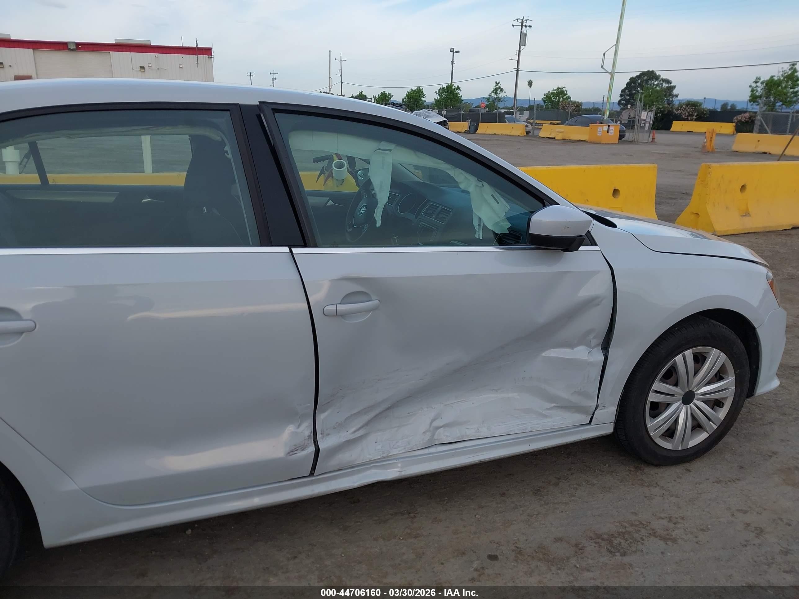 2017 Volkswagen Jetta VIN 3VW2B7AJ6HM406745 IAAI salvage auction — Side, Salvage (California), sold $3,700 on 2026-07-09 (photo 6)