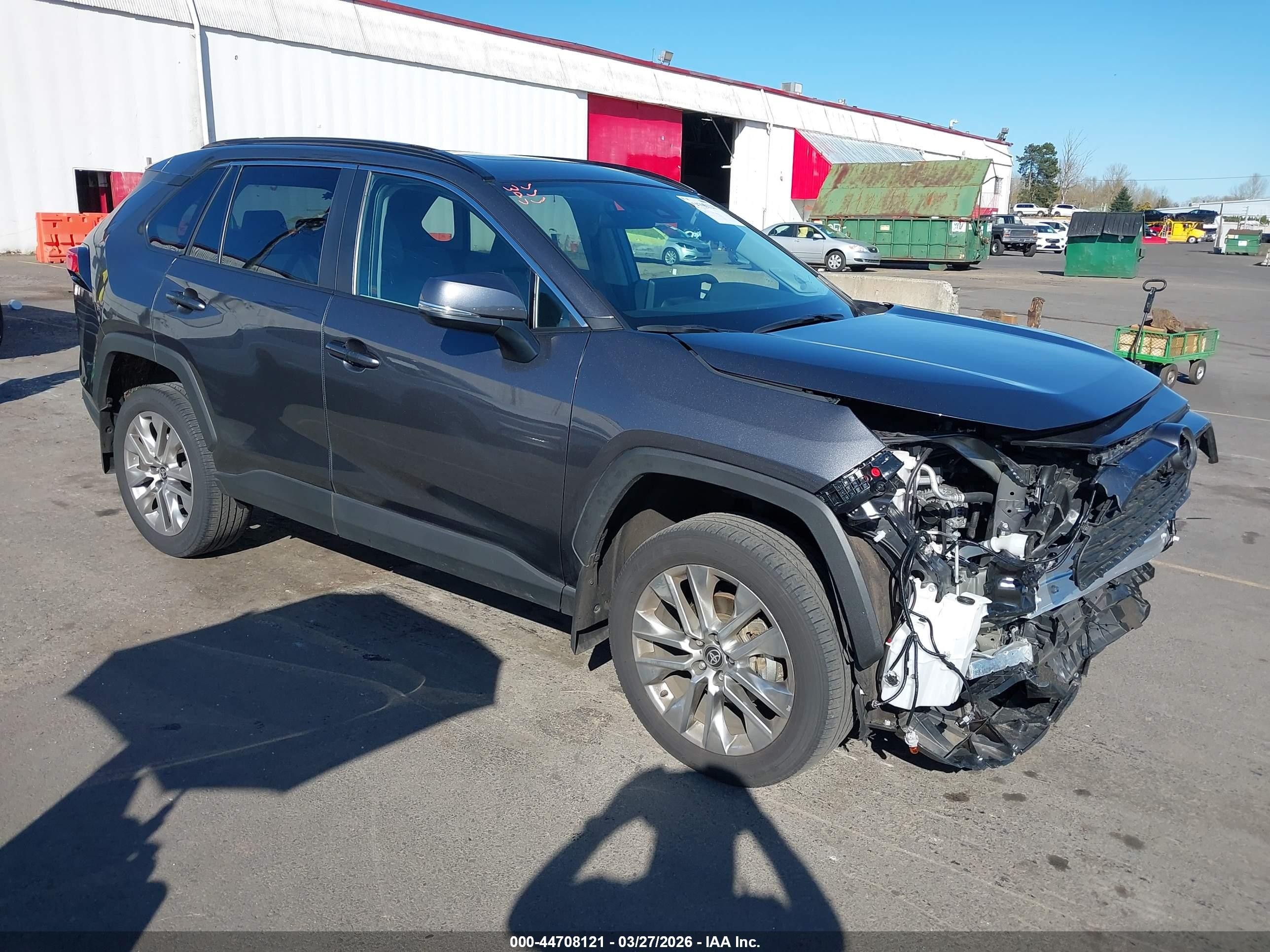 2025 Toyota RAV4 VIN 2T3A1RFV7SC525047 — IAAI salvage auction photo