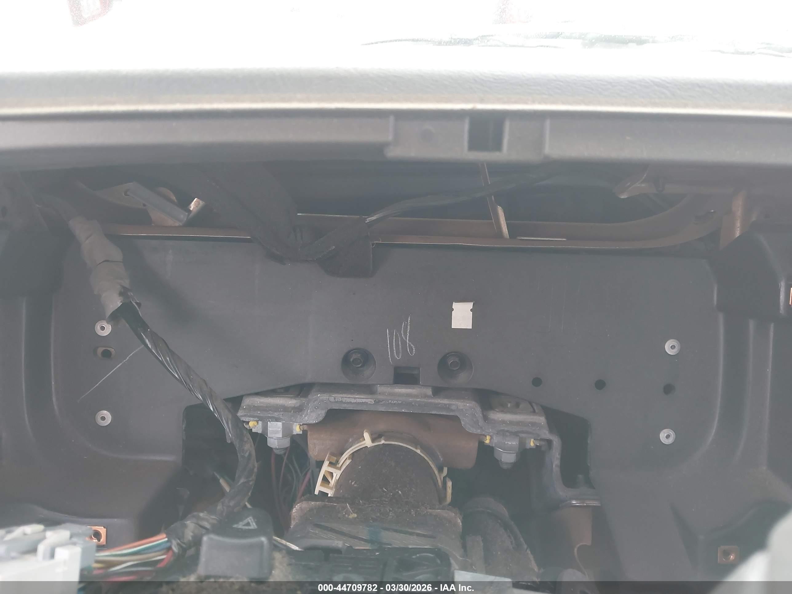 2006 Chevrolet Silverado 1500 VIN 2GCEC13V561263138 IAAI salvage auction — Theft, Salvage (California), sold $225 on 2026-07-09 (photo 7)