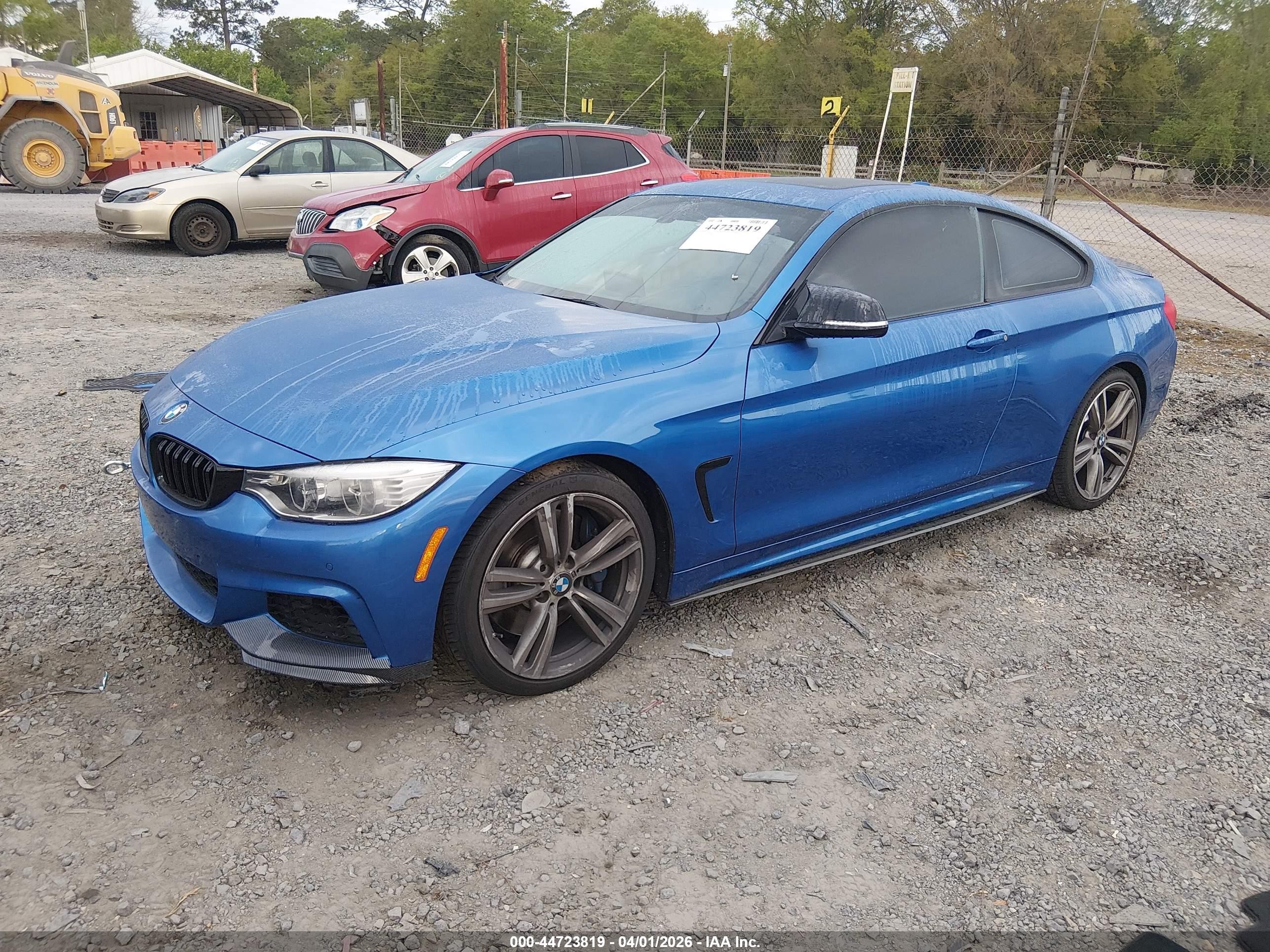 2014 BMW 4er VIN WBA3R1C52EK192689 IAAI salvage auction — Side, Salvage (South Carolina), sold $2,700 on 2026-09-11 (photo 2)