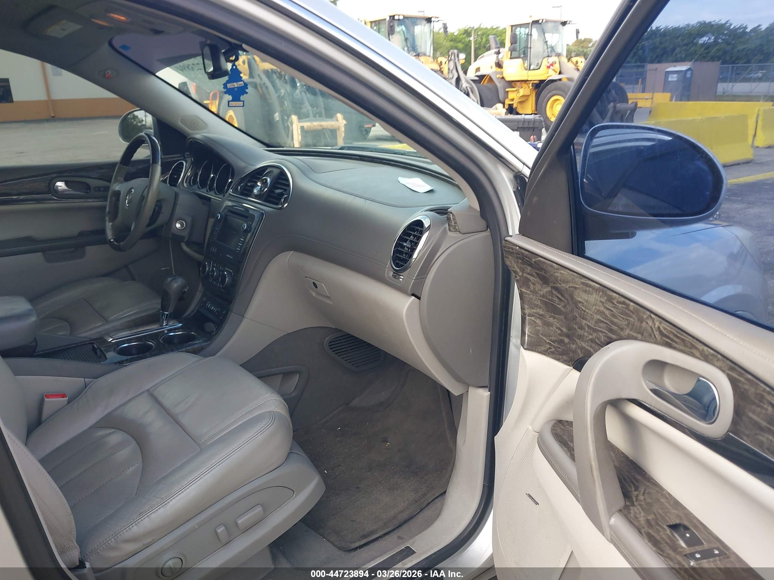 2014 Buick Enclave VIN 5GAKRBKD8EJ256982 IAAI salvage auction — Side, Salvage (Florida), sold $1,200 on 2026-05-05 (photo 5)