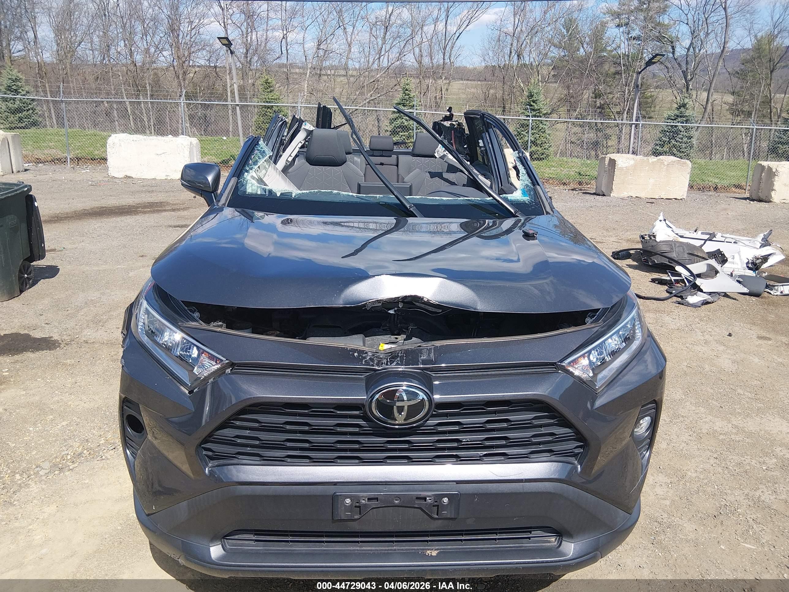 2020 Toyota RAV4 VIN 2T3P1RFV1LW104189 IAAI salvage auction — Rollover, Salvage (Idaho), sold $2,150 on 2026-07-10 (photo 6)