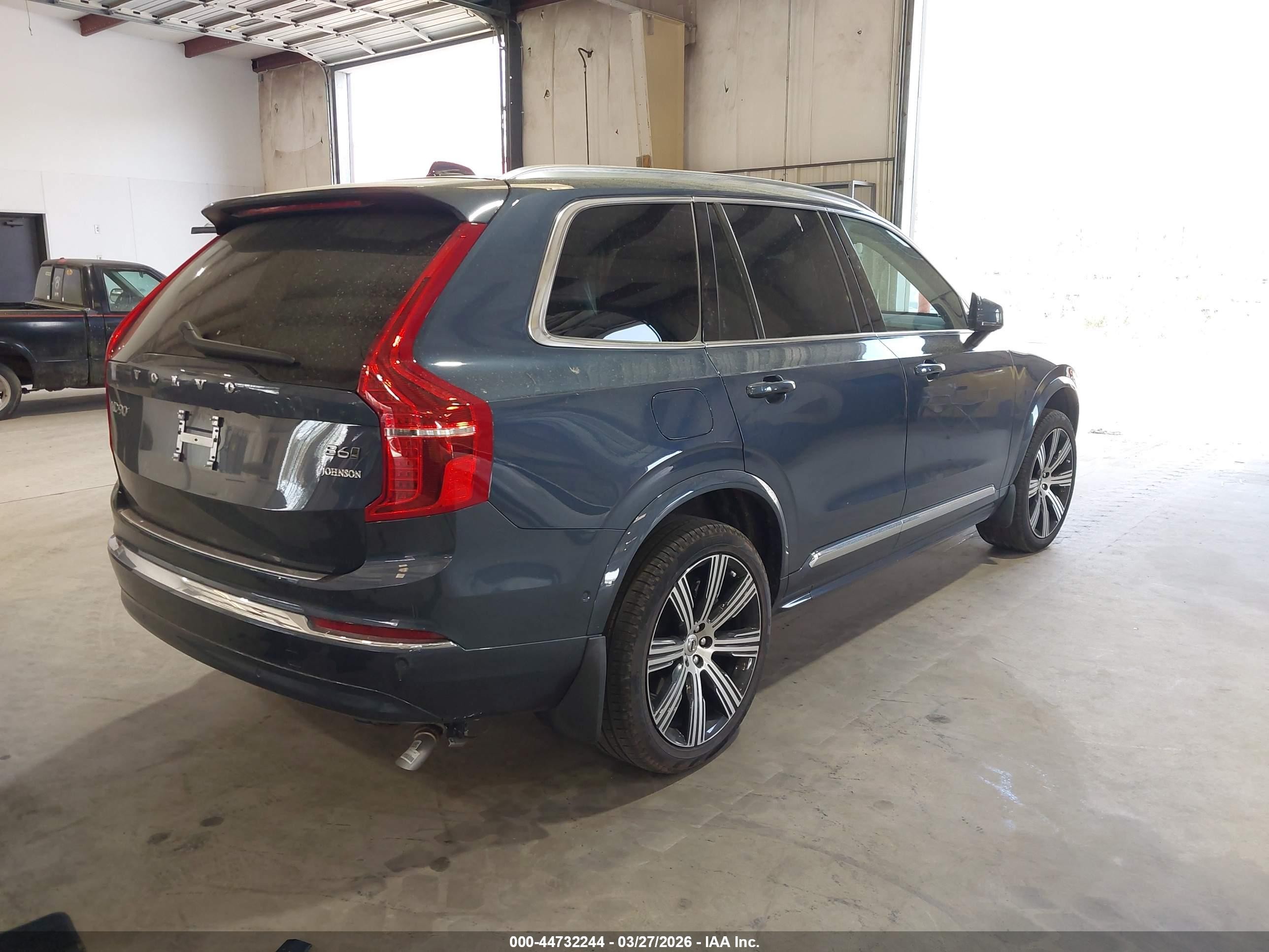 2025 Volvo XC90 VIN YV4062PF9S1333067 IAAI salvage auction — Side, Salvage (North Carolina), sold $23,900 on 2026-08-10 (photo 4)