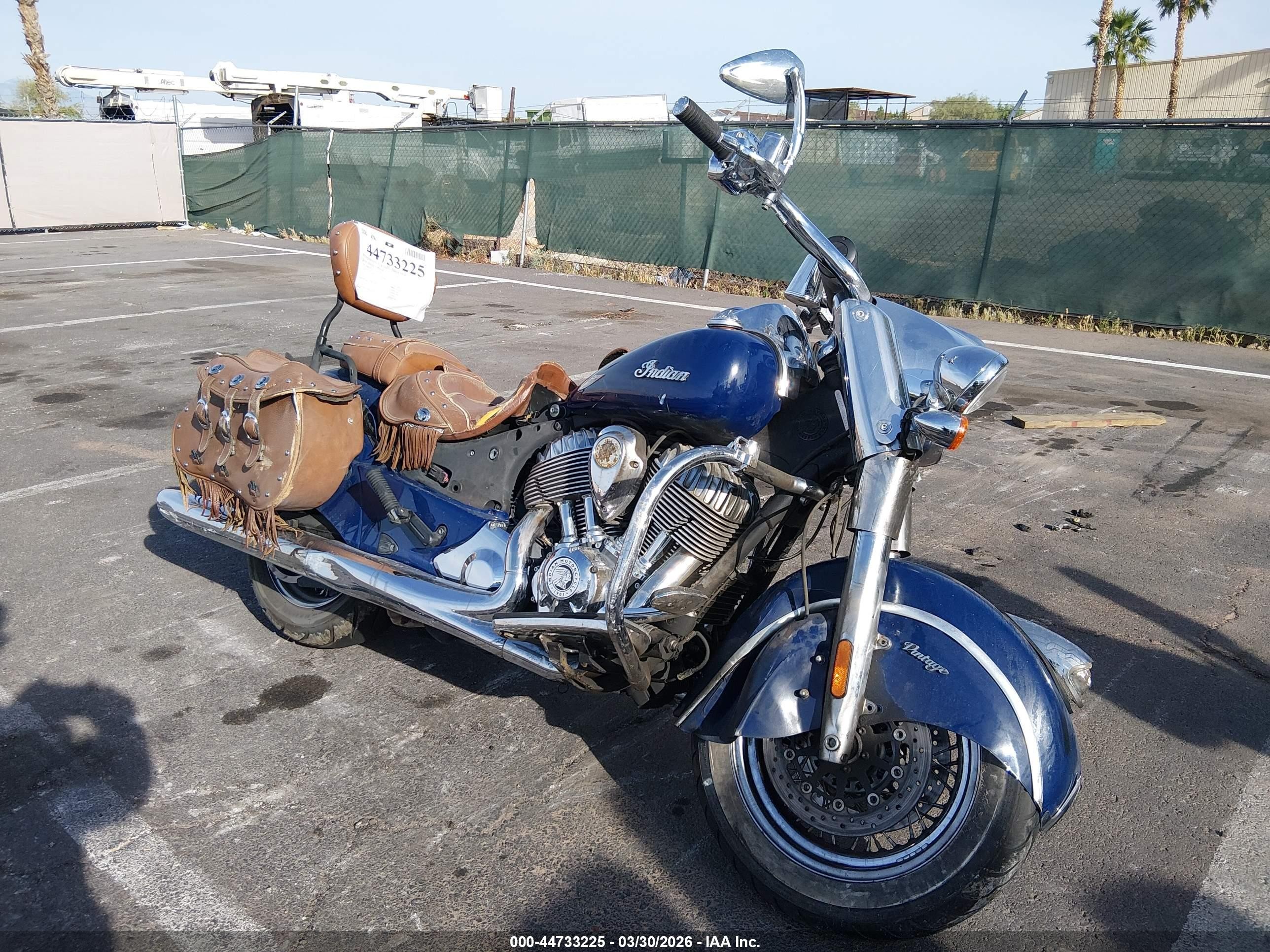 2014 Indian motorcycle co. Chief VIN 56KCCVAAXE3317695 IAAI salvage auction — Unknown, Salvage (Nevada), sold $2,000 on 2026-10-19 (photo 1)