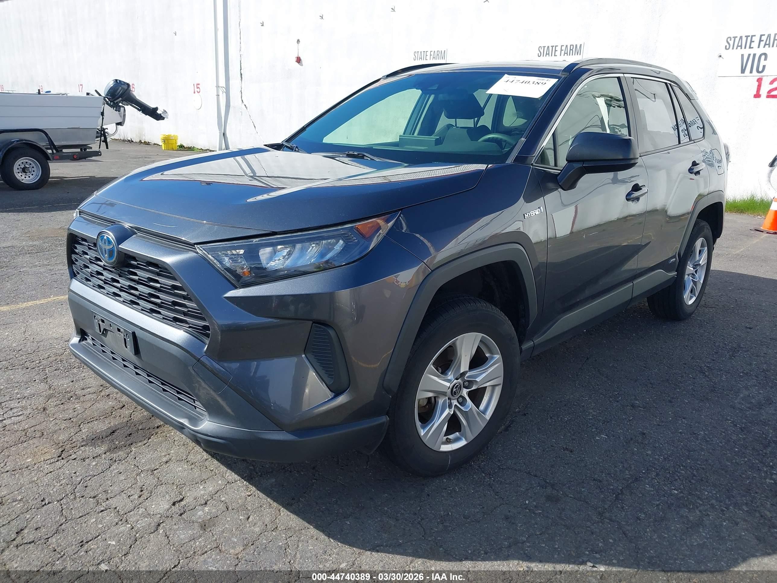 2019 Toyota RAV4 Hybrid VIN JTMLWRFV9KD013943 IAAI salvage auction — Rear End, Salvage (Oregon), sold $6,950 on 2026-07-09 (photo 2)