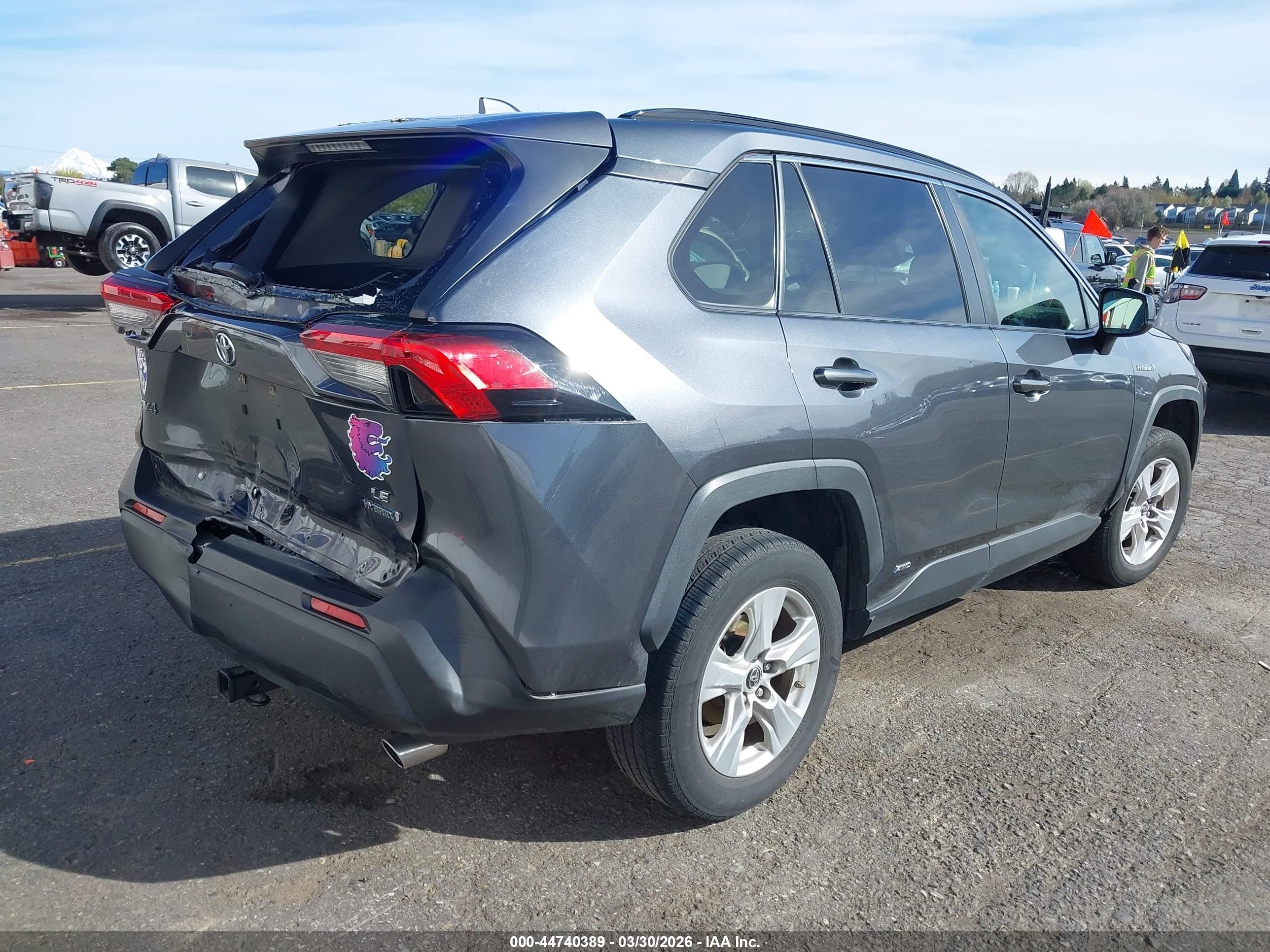 2019 Toyota RAV4 Hybrid VIN JTMLWRFV9KD013943 IAAI salvage auction — Rear End, Salvage (Oregon), sold $6,950 on 2026-07-09 (photo 4)