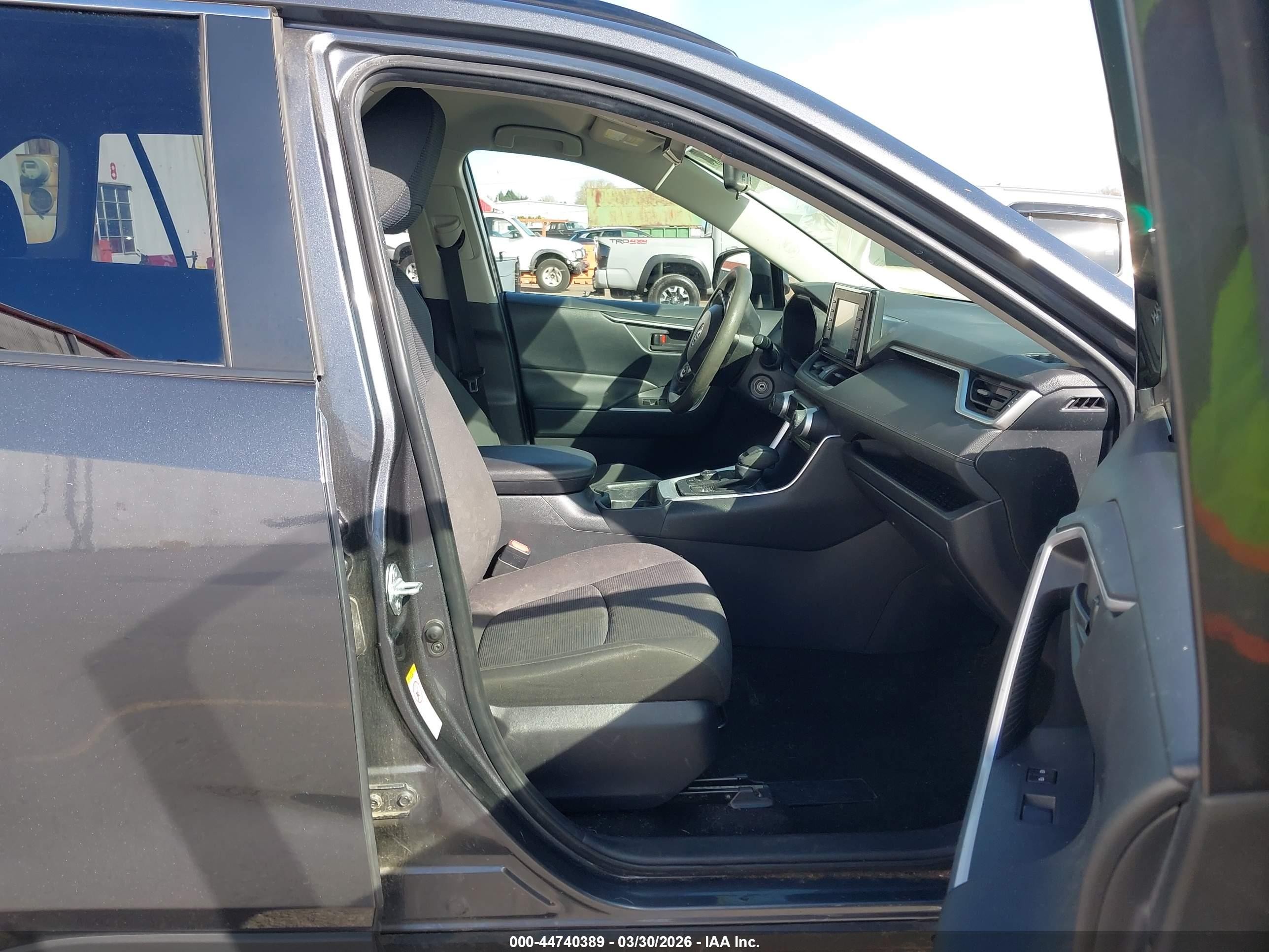 2019 Toyota RAV4 Hybrid VIN JTMLWRFV9KD013943 IAAI salvage auction — Rear End, Salvage (Oregon), sold $6,950 on 2026-07-09 (photo 5)