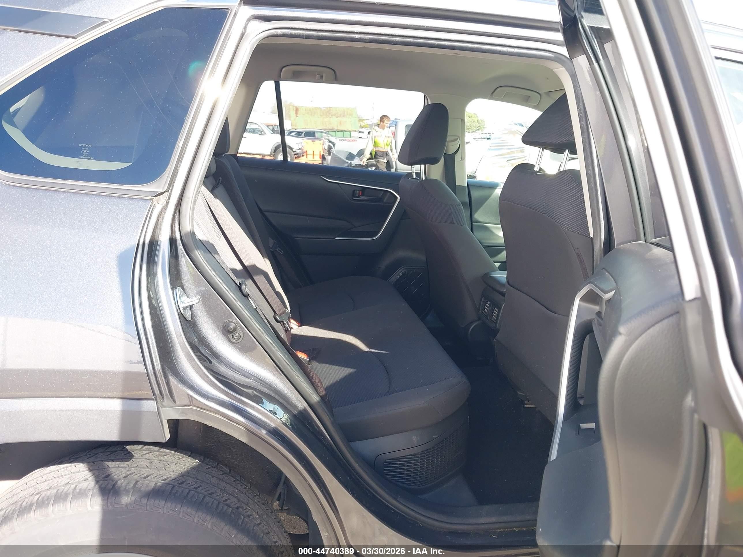 2019 Toyota RAV4 Hybrid VIN JTMLWRFV9KD013943 IAAI salvage auction — Rear End, Salvage (Oregon), sold $6,950 on 2026-07-09 (photo 8)