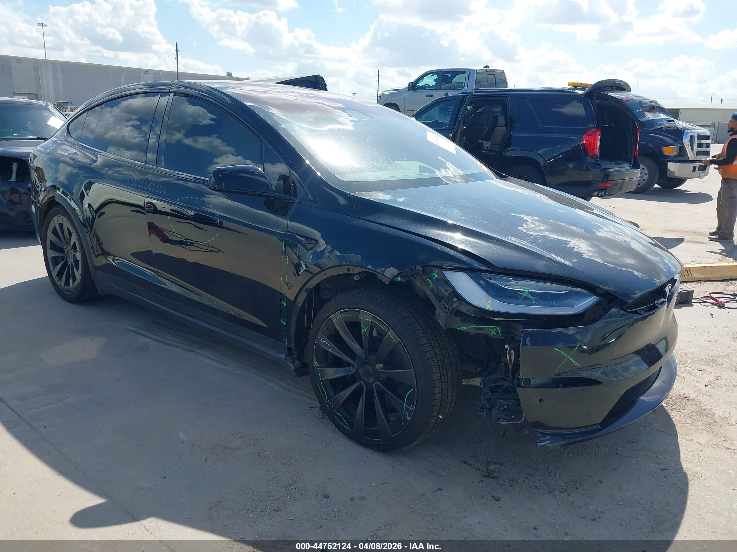 2022 Tesla Model X VIN 7SAXCBE62NF340003 — IAAI salvage auction photo