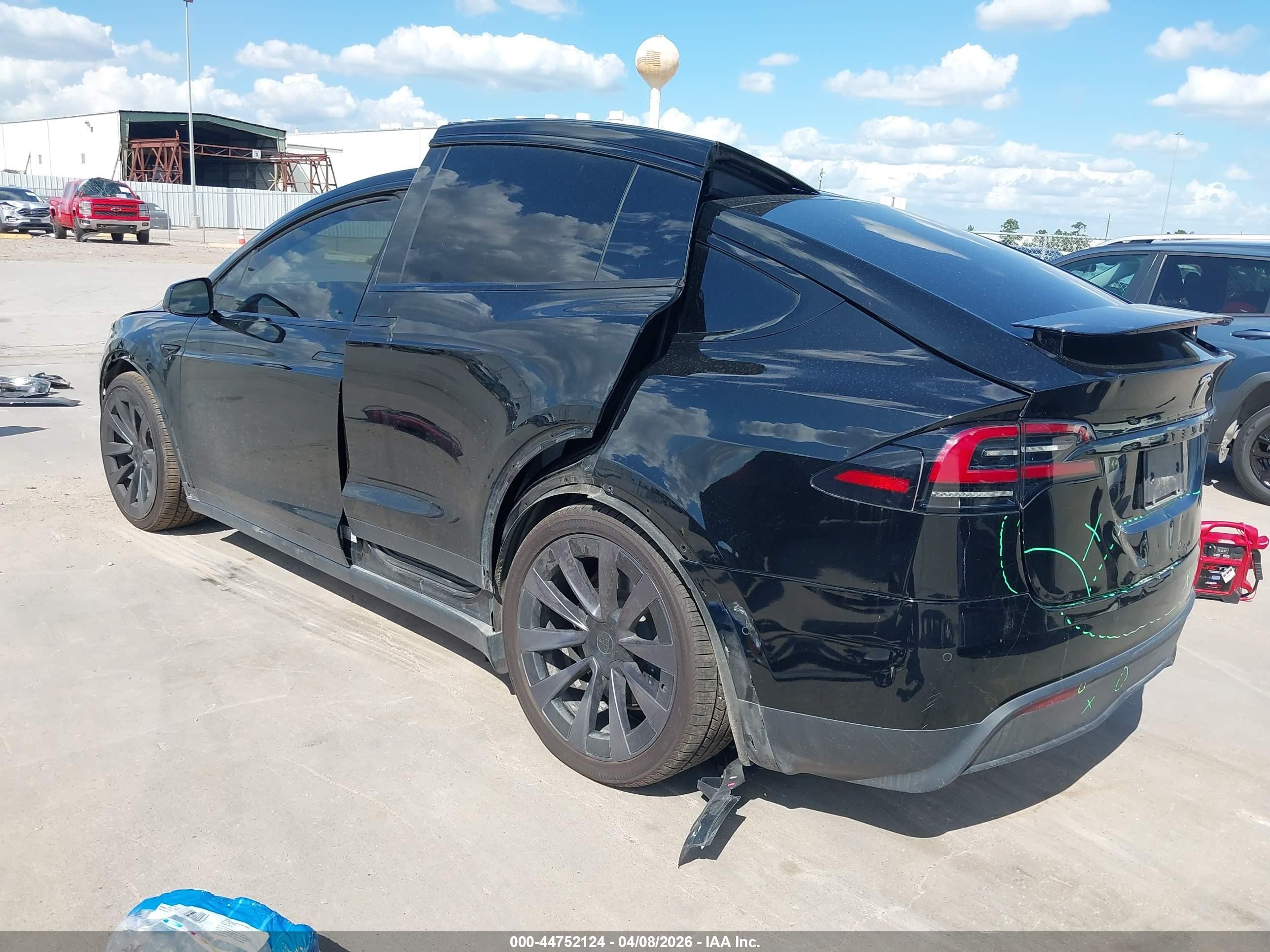 2022 Tesla Model x VIN 7SAXCBE62NF340003 IAAI salvage auction — Unknown, Original (Texas), sold $24,100 on 2026-08-30 (photo 3)
