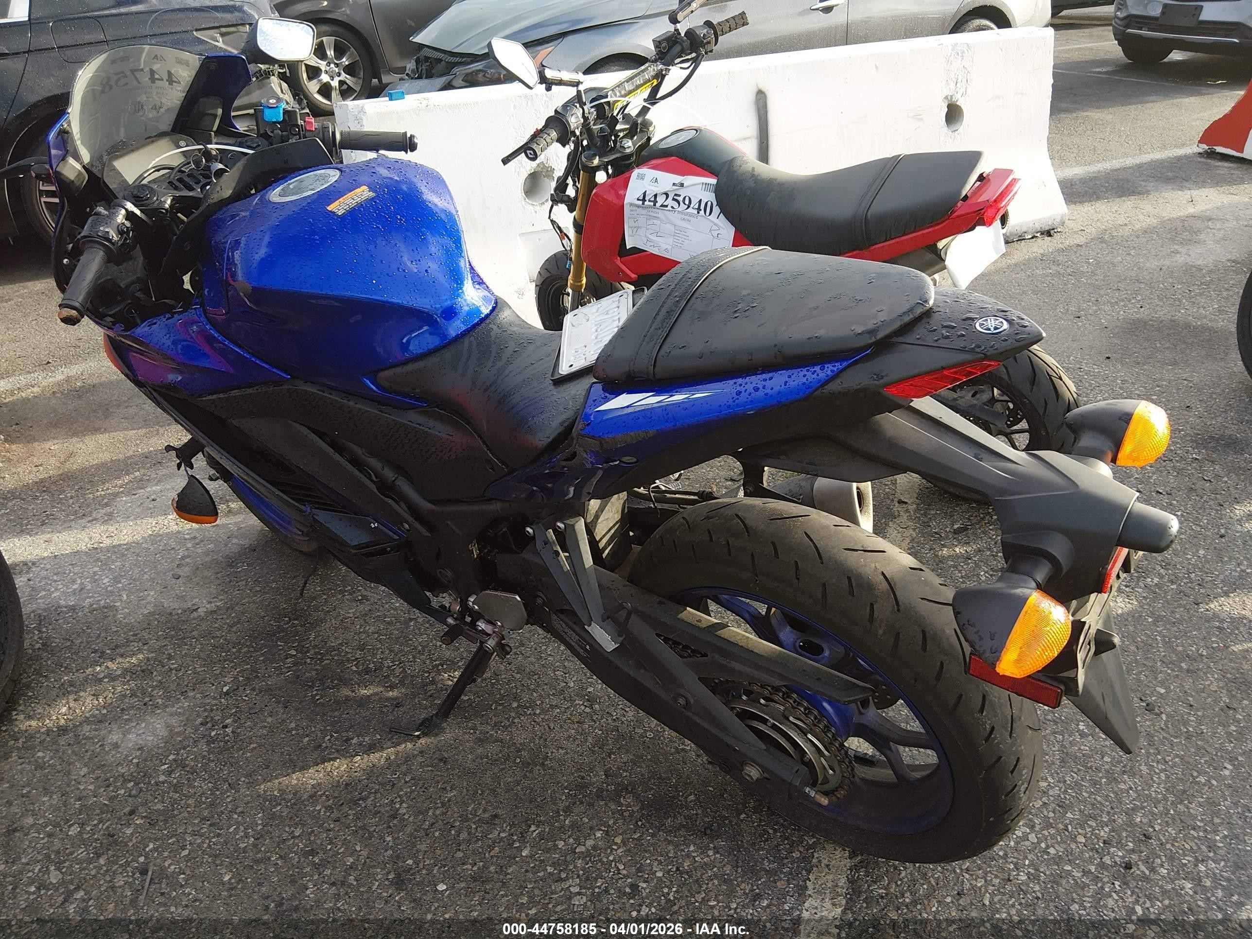 2024 Yamaha YZFR3 VIN MH3RH18Y1RK017943 IAAI salvage auction — Side, Salvage (California), sold $725 on 2026-07-09 (photo 3)