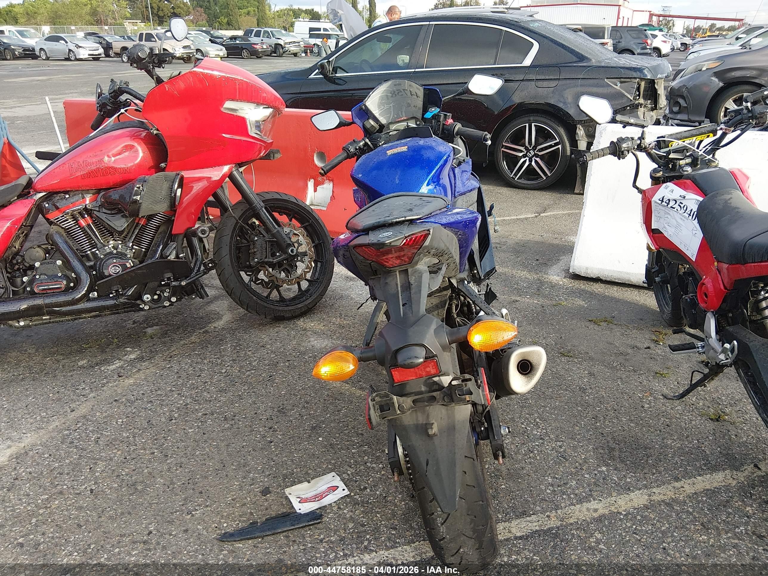 2024 Yamaha YZFR3 VIN MH3RH18Y1RK017943 IAAI salvage auction — Side, Salvage (California), sold $725 on 2026-07-09 (photo 6)