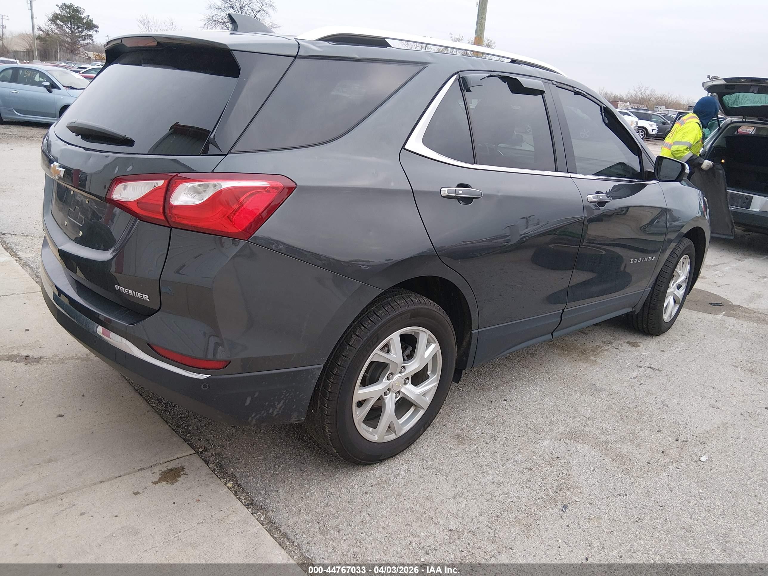 2019 Chevrolet Equinox VIN 3GNAXNEV7KS611180 IAAI salvage auction — Hail, Salvage (Illinois), sold $3,300 on 2026-07-11 (photo 4)