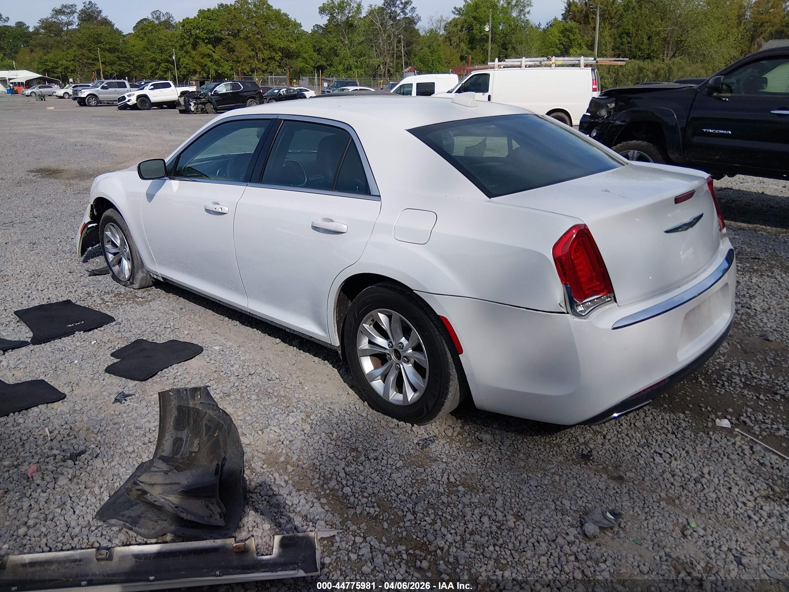 2016 Chrysler 300 VIN 2C3CCAAG4GH141833 IAAI salvage auction — Front End, Salvage (South Carolina), sold $1,350 on 2026-09-11 (photo 3)