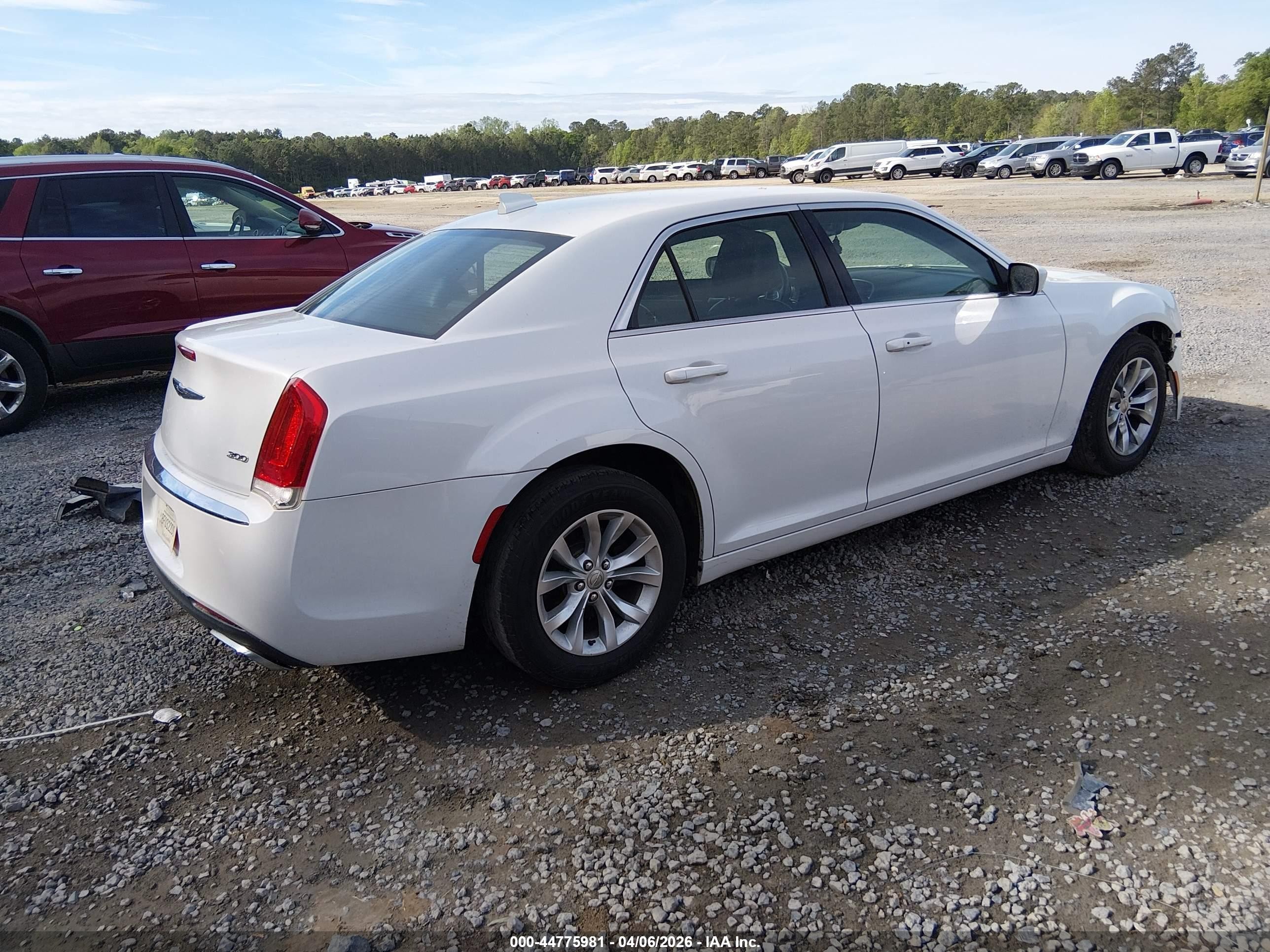 2016 Chrysler 300 VIN 2C3CCAAG4GH141833 IAAI salvage auction — Front End, Salvage (South Carolina), sold $1,350 on 2026-09-11 (photo 4)