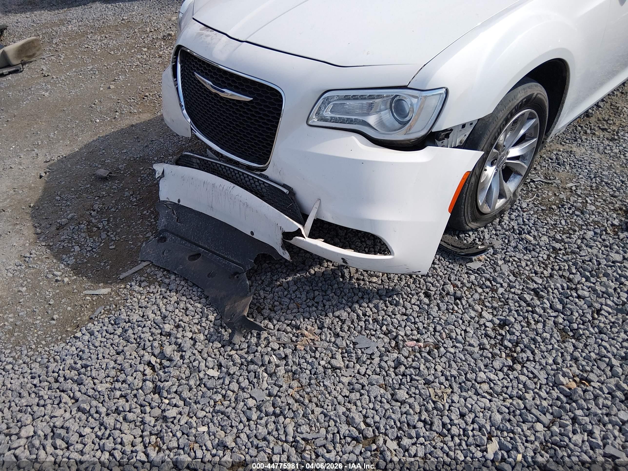 2016 Chrysler 300 VIN 2C3CCAAG4GH141833 IAAI salvage auction — Front End, Salvage (South Carolina), sold $1,350 on 2026-09-11 (photo 6)