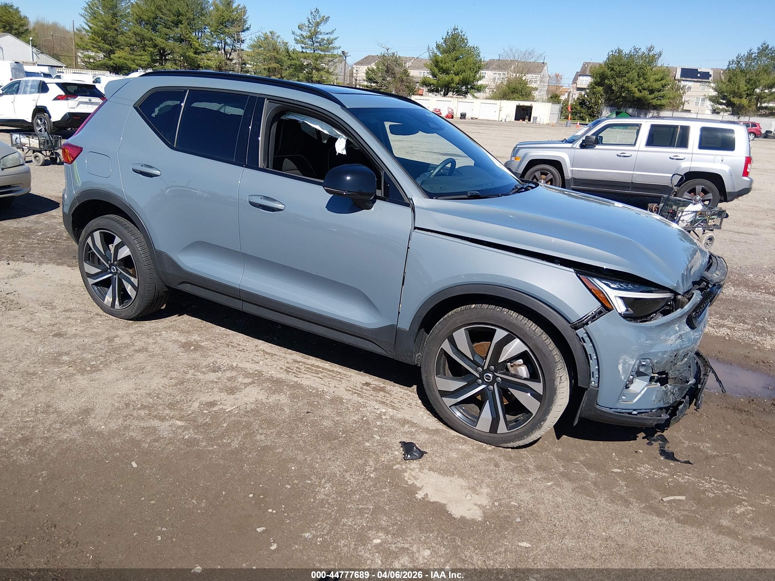 2023 Volvo XC40 VIN YV4L12UWXP2114104 — IAAI salvage auction photo