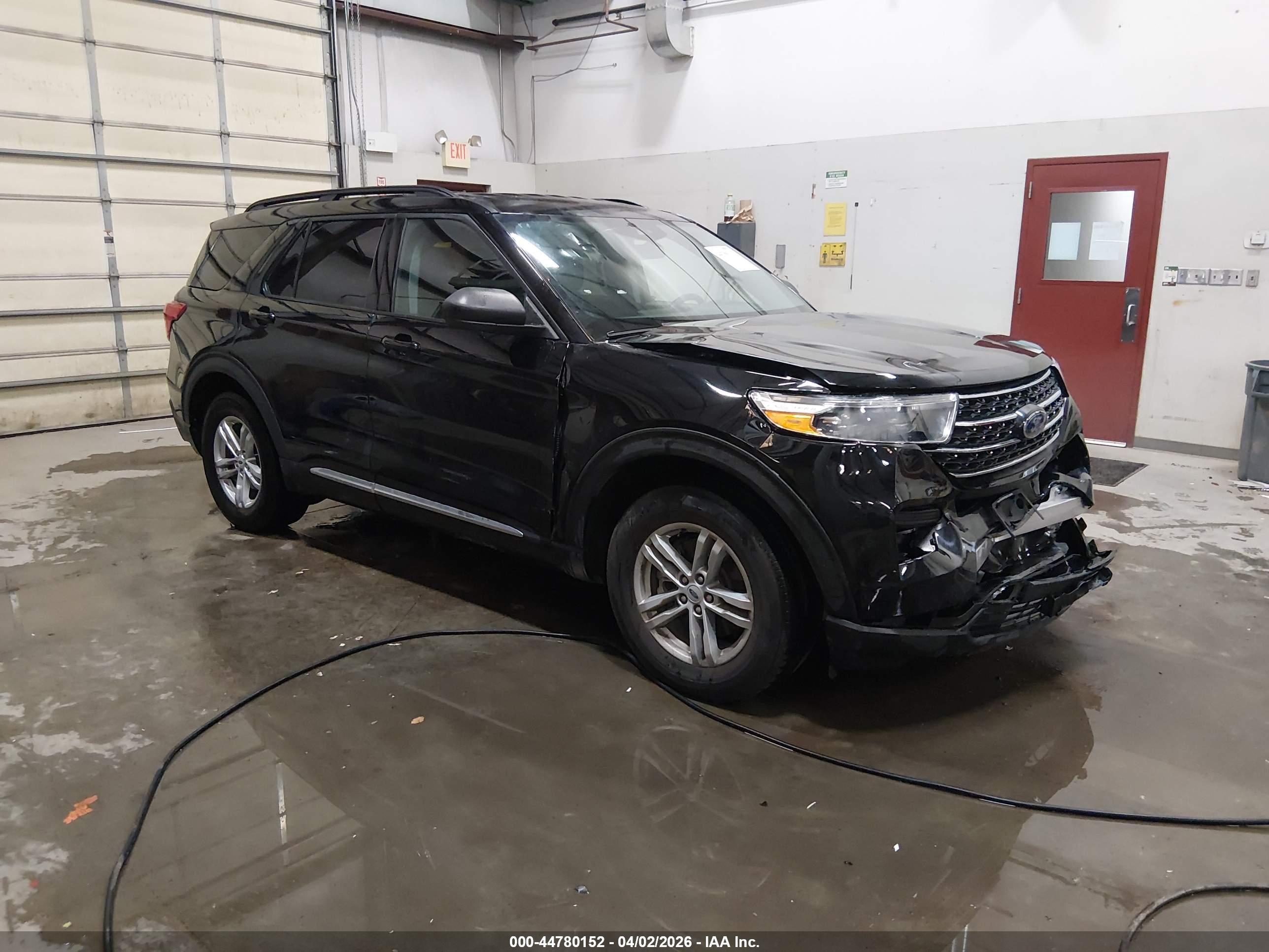 2022 Ford Explorer VIN 1FMSK7DH7NGA81052 IAAI salvage auction — Front & Rear, Salvage (Idaho), sold $4,000 on 2026-07-10 (photo 1)