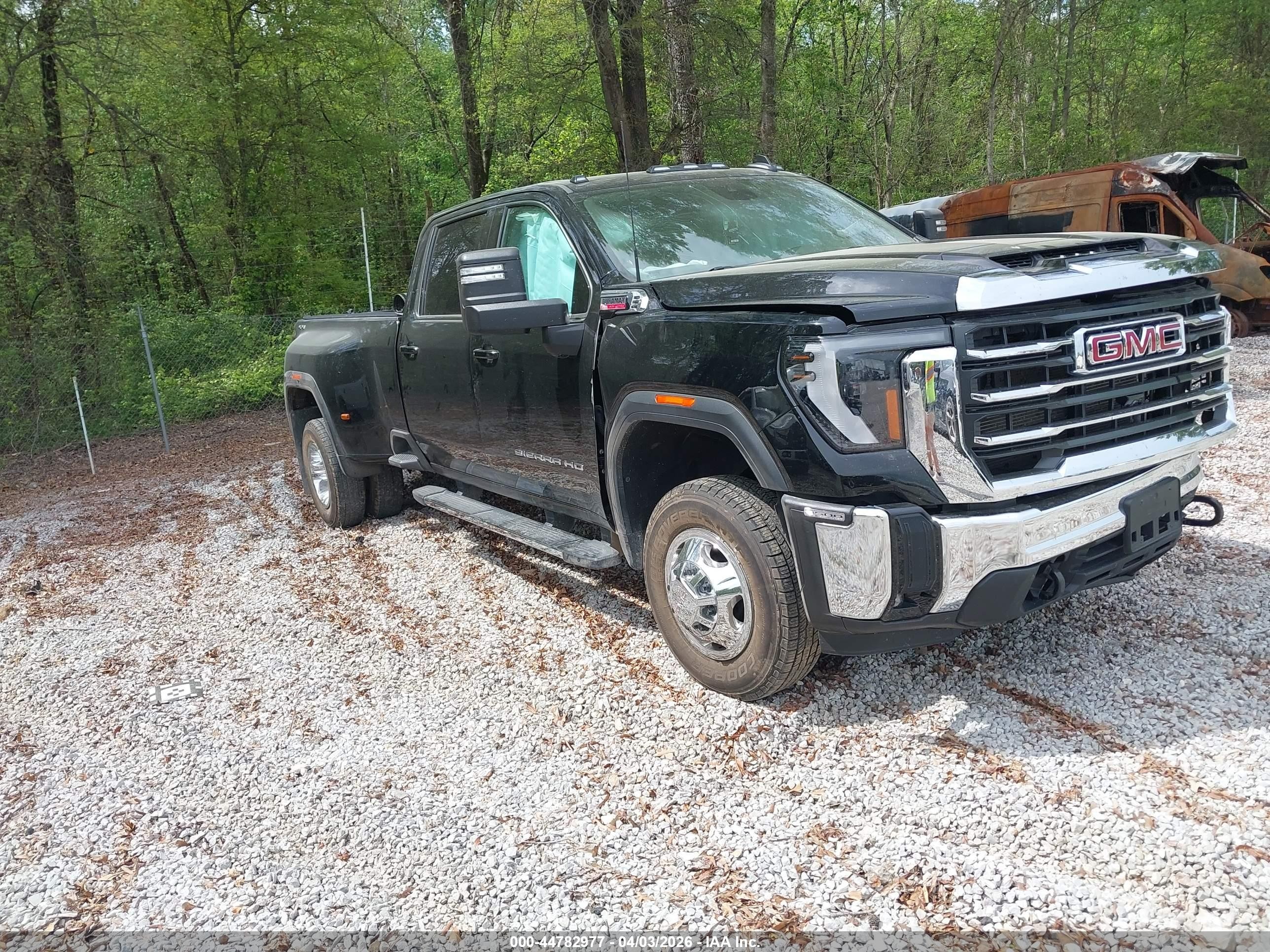 2024 GMC Sierra 3500 HD VIN 1GT49TEY2RF374059 — IAAI salvage auction photo